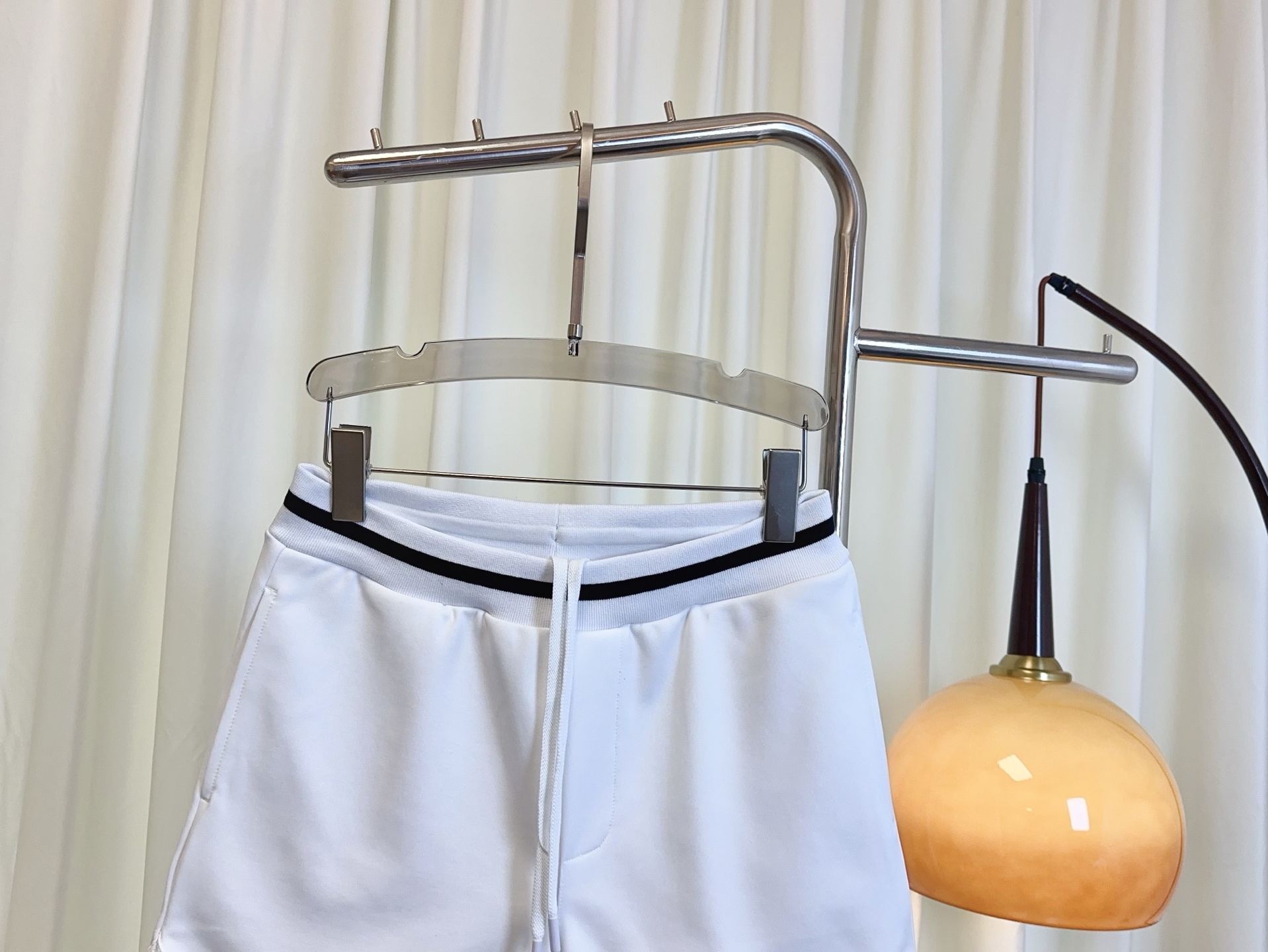 High-Quality Women’s Clothes with B.C. Fruit Shorts: Tailored Cotton for Comfort and Style - 图片 3