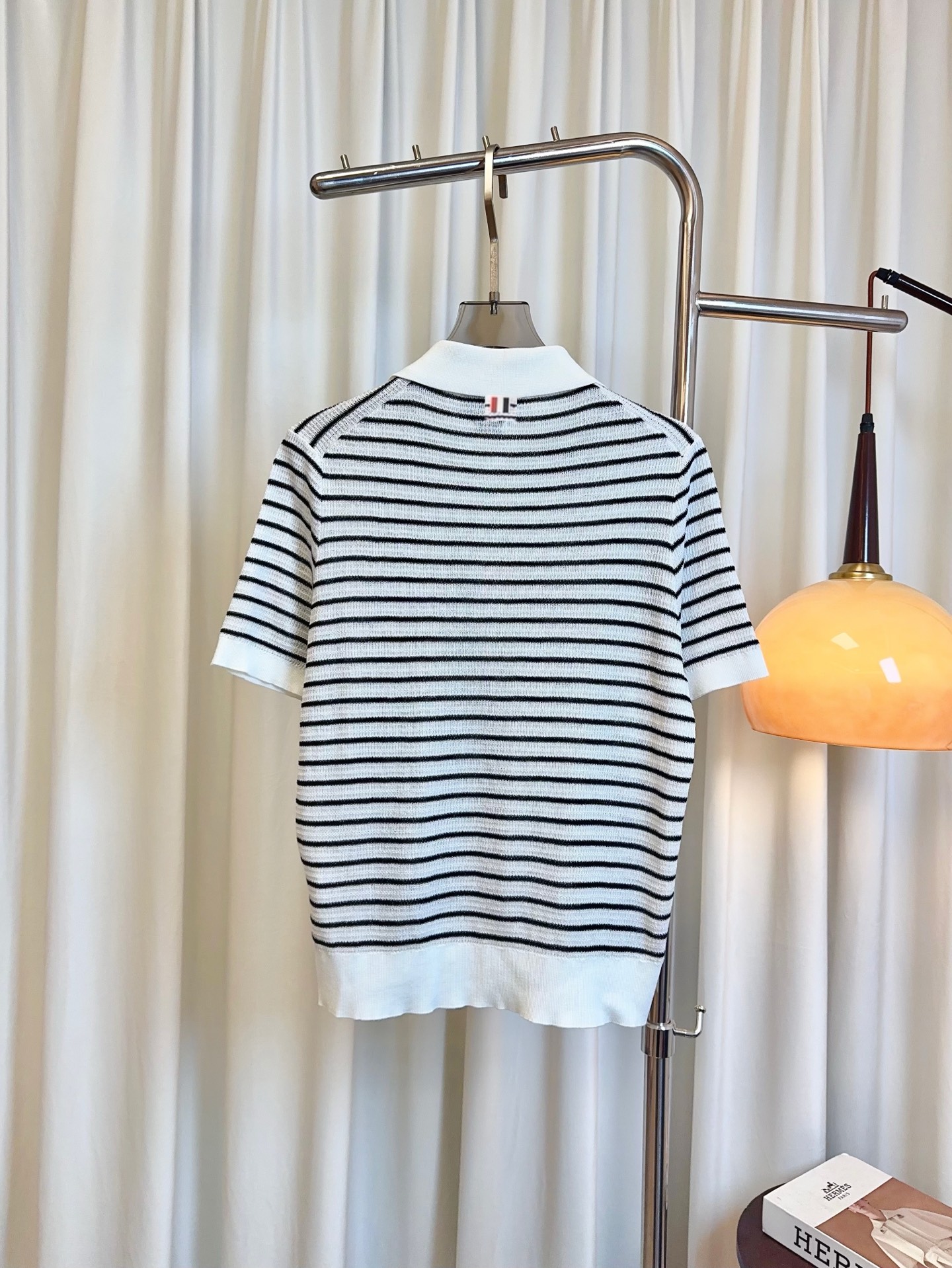 “THOM B** New School Custom Suit: Single-handed Female, Stripes, Collars, Twirl Fabric” - 图片 2