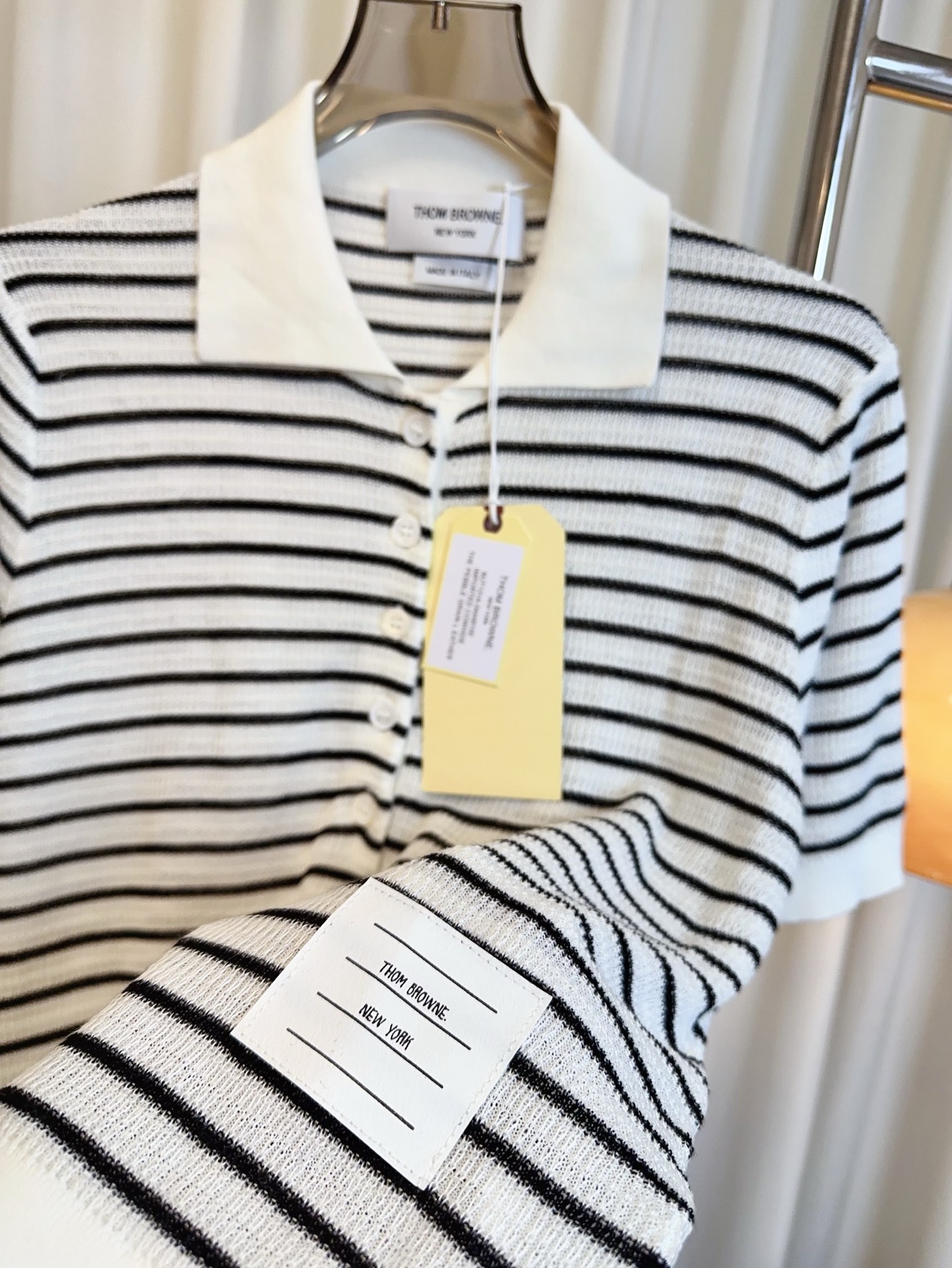 “THOM B** New School Custom Suit: Single-handed Female, Stripes, Collars, Twirl Fabric” - 图片 5