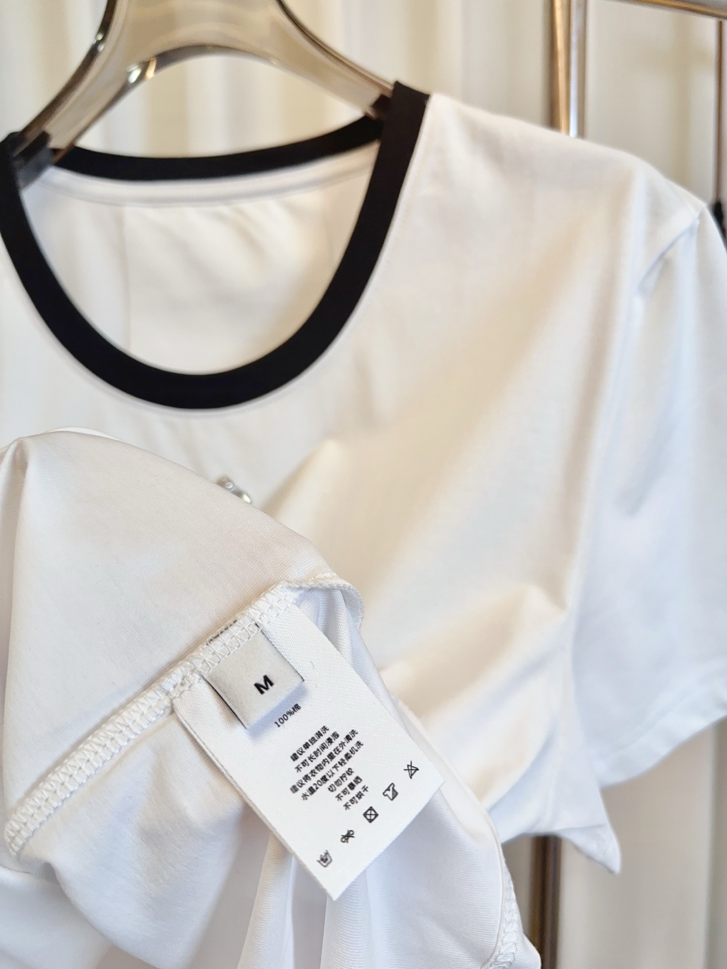 High-End Women’s Suit with Crystal Logo T-Shirt: Premium Quality, Customized Cotton Fabric - 图片 8