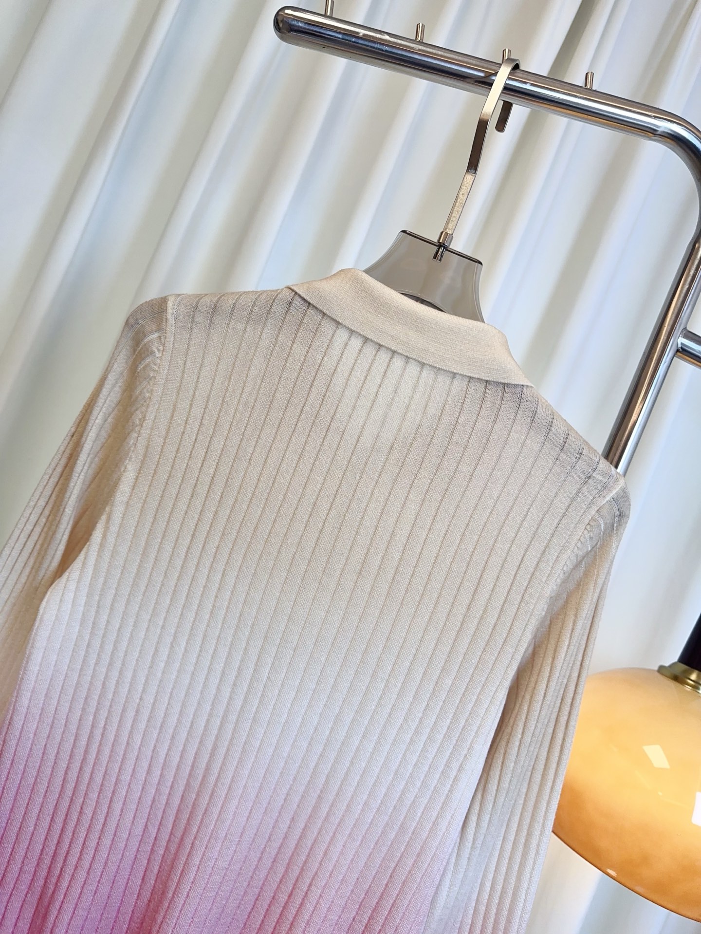 “High-Quality Women’s Clothes: Orle New Lace with Gradually Colored Fleece” - 图片 6