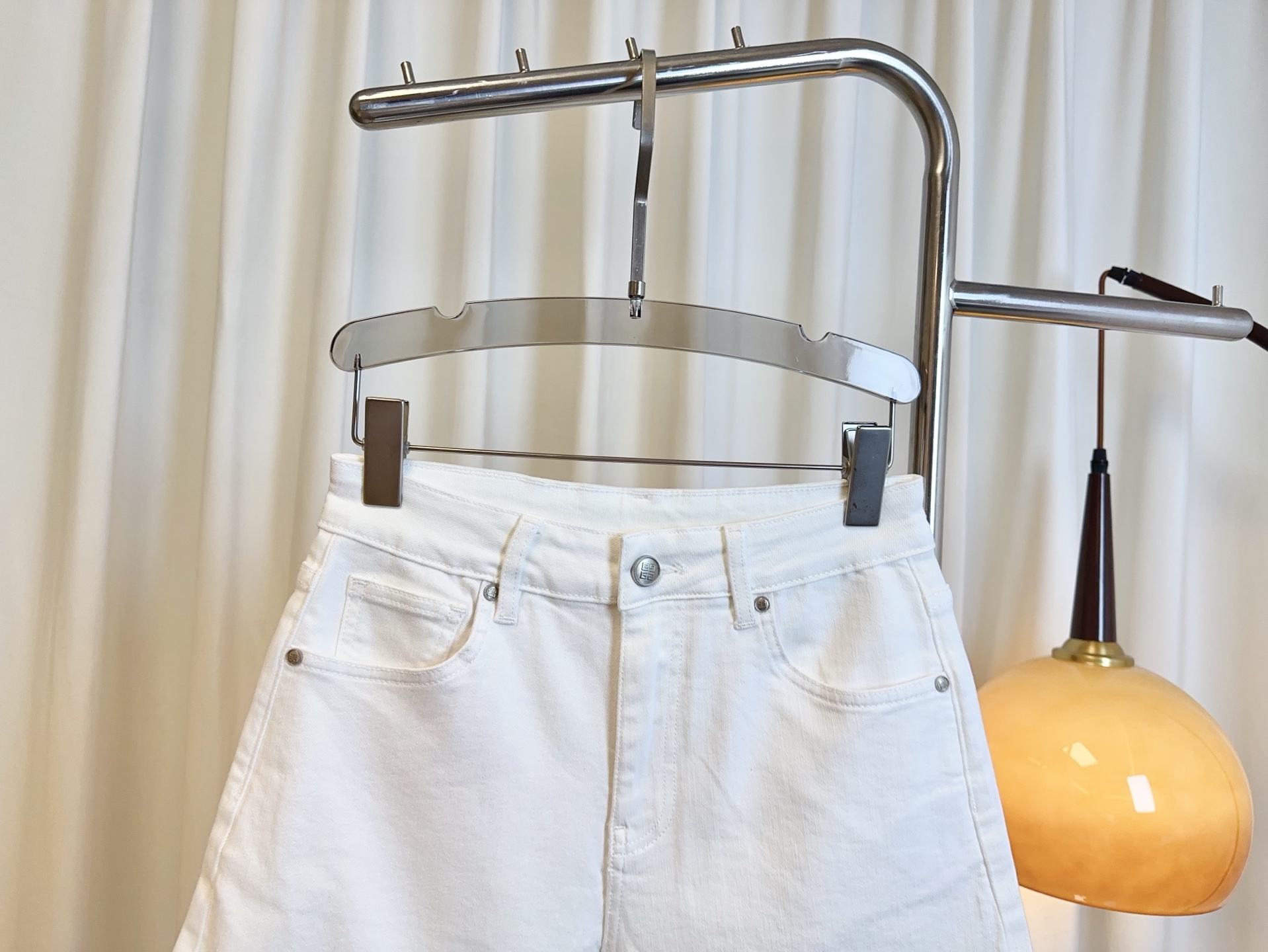 High-Quality Women’s Suit with New GIV** Logo Shorts: Premium Design and Comfort - 图片 3