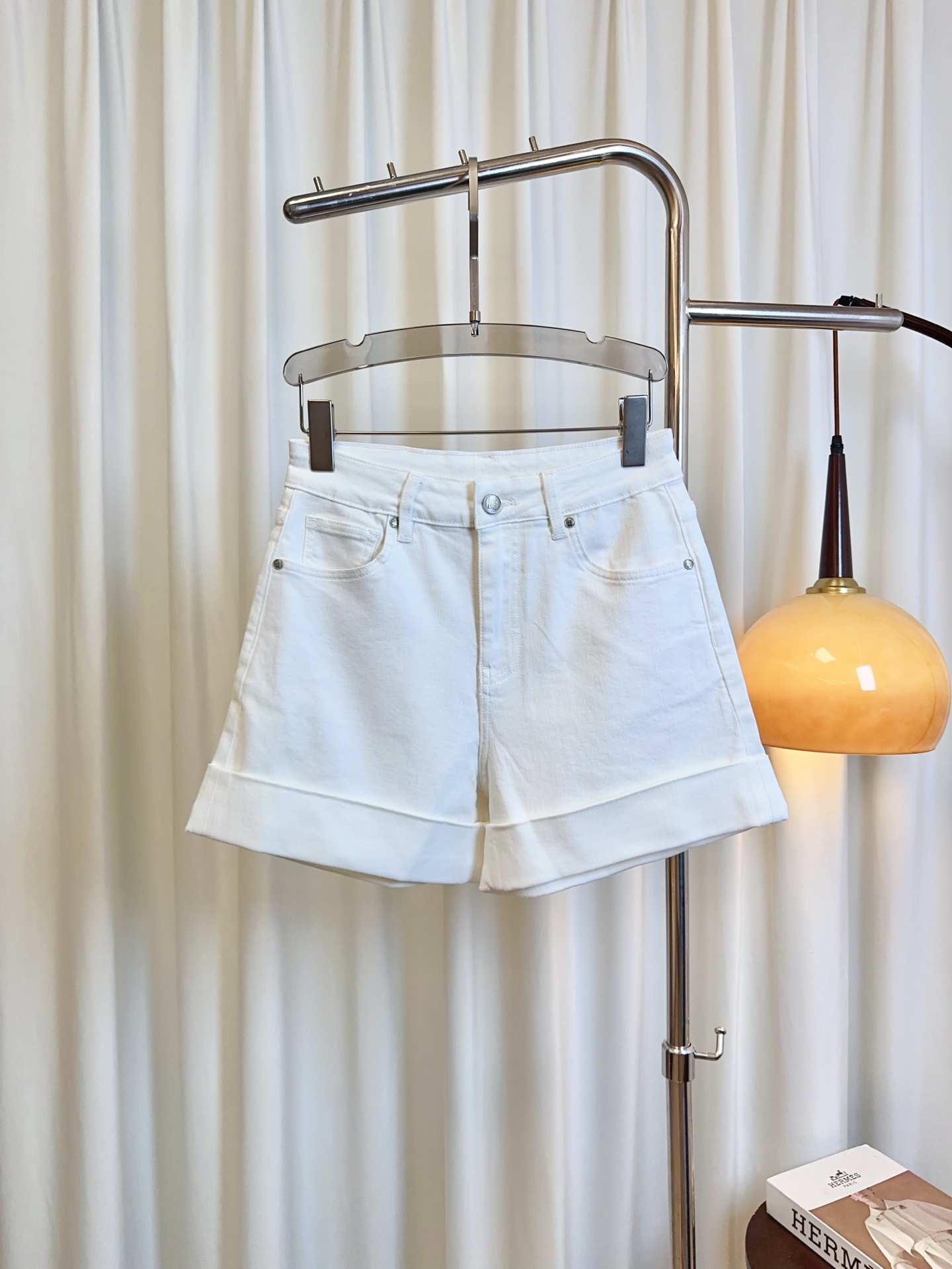 High-Quality Women’s Suit with New GIV** Logo Shorts: Premium Design and Comfort - 图片 1