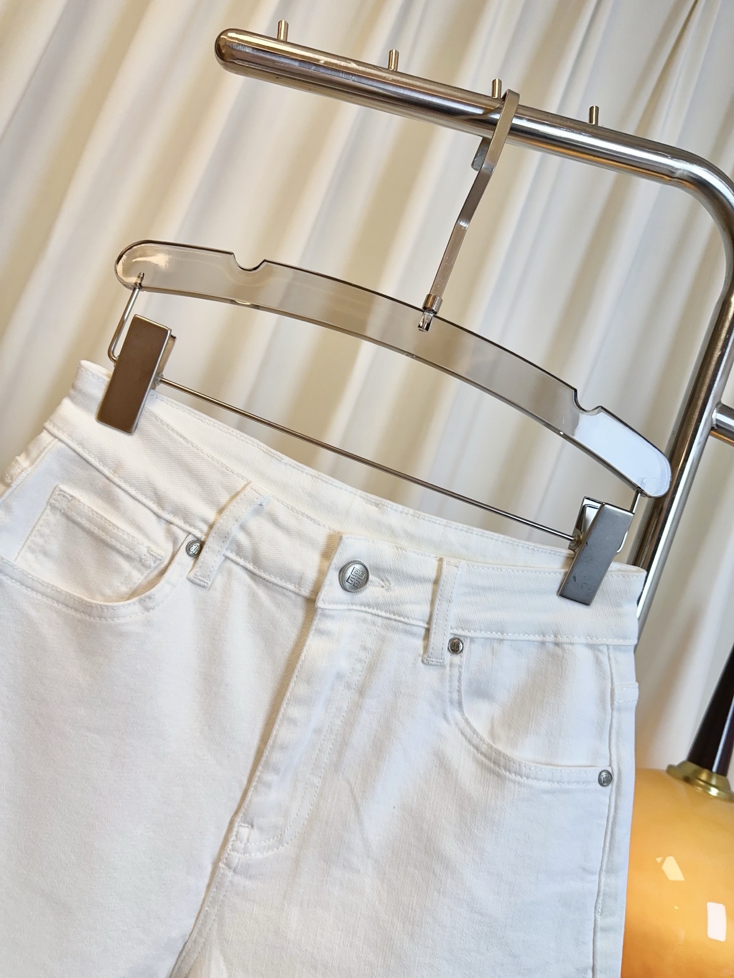 High-Quality Women’s Suit with New GIV** Logo Shorts: Premium Design and Comfort - 图片 4