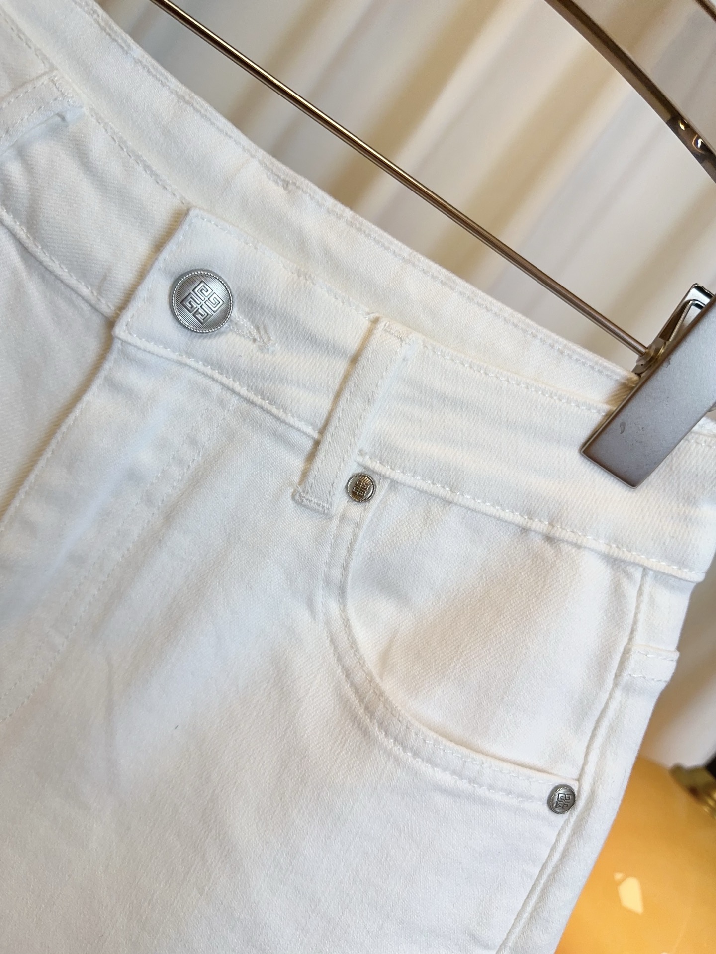 High-Quality Women’s Suit with New GIV** Logo Shorts: Premium Design and Comfort - 图片 6