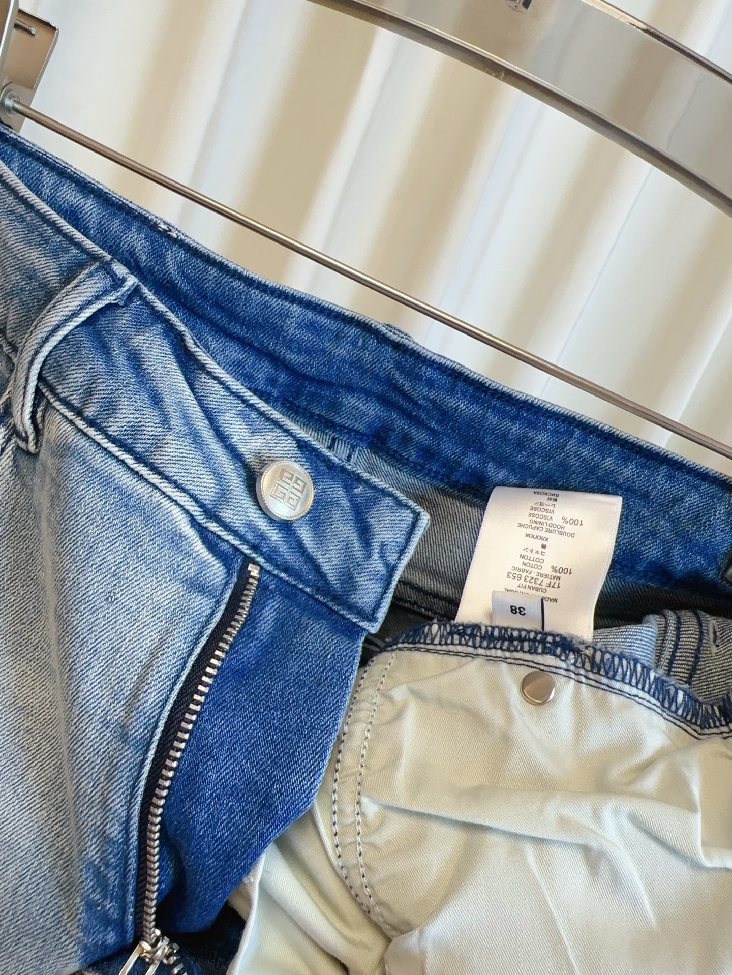 High-Quality Women’s Suit with New GIV** Logo Shorts: Top Quality, Customizable, Skin Comfort - 图片 8