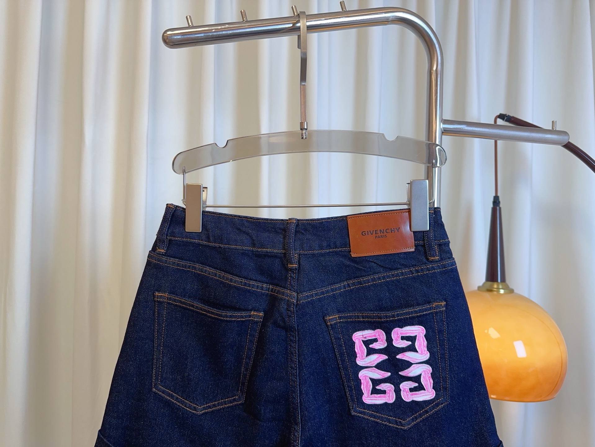 High-Quality Women’s Suit with New GIV** Logo Shorts: Top-Notch Style and Comfort - 图片 5