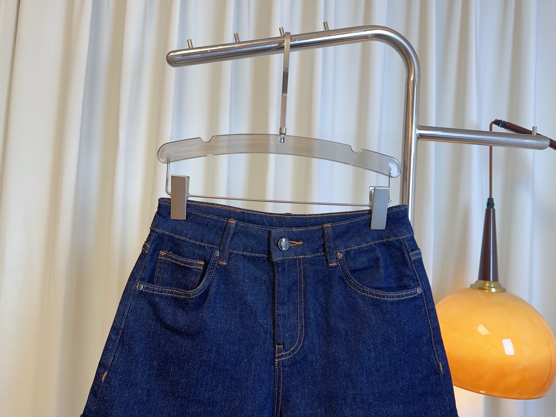 High-Quality Women’s Suit with New GIV** Logo Shorts: Top-Notch Style and Comfort - 图片 3
