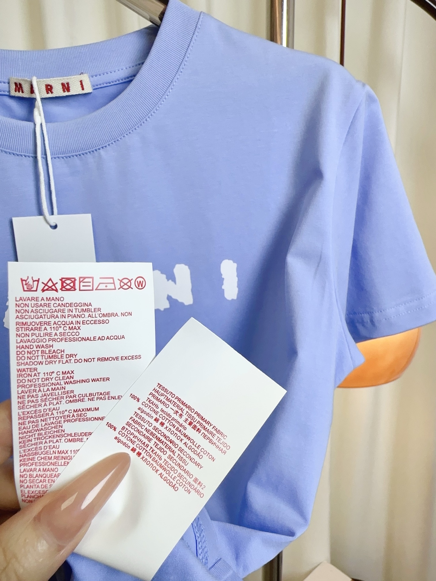 High-End Women’s Dress with Mar** Scrawl Logo T-Shirt: Premium Quality Cotton Fabrics, Soft and Comfortable. - 图片 8