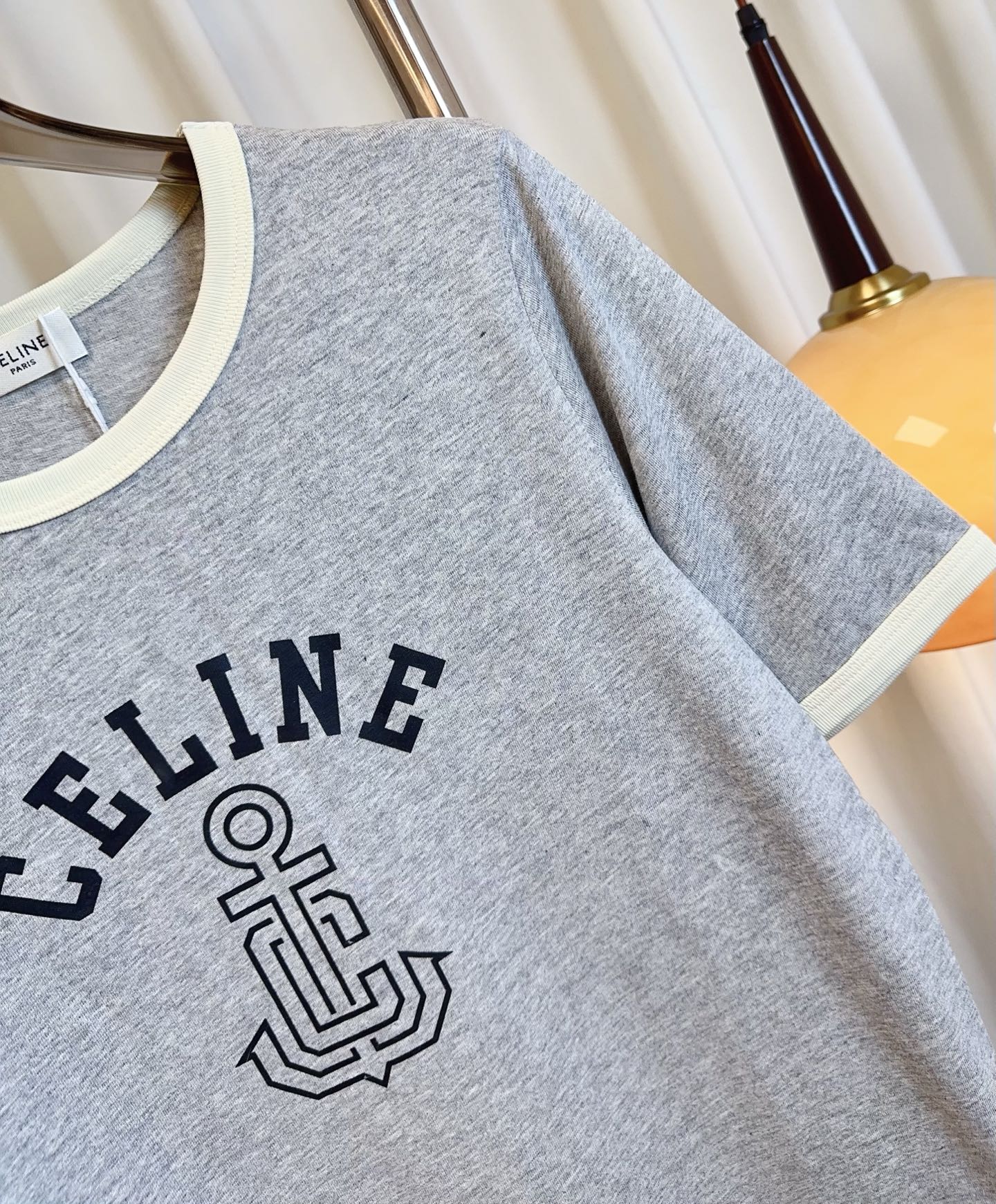 “Women’s Hard-Core Suit & Customized Logo T-shirt: High Quality, Stylish Designs” - 图片 5