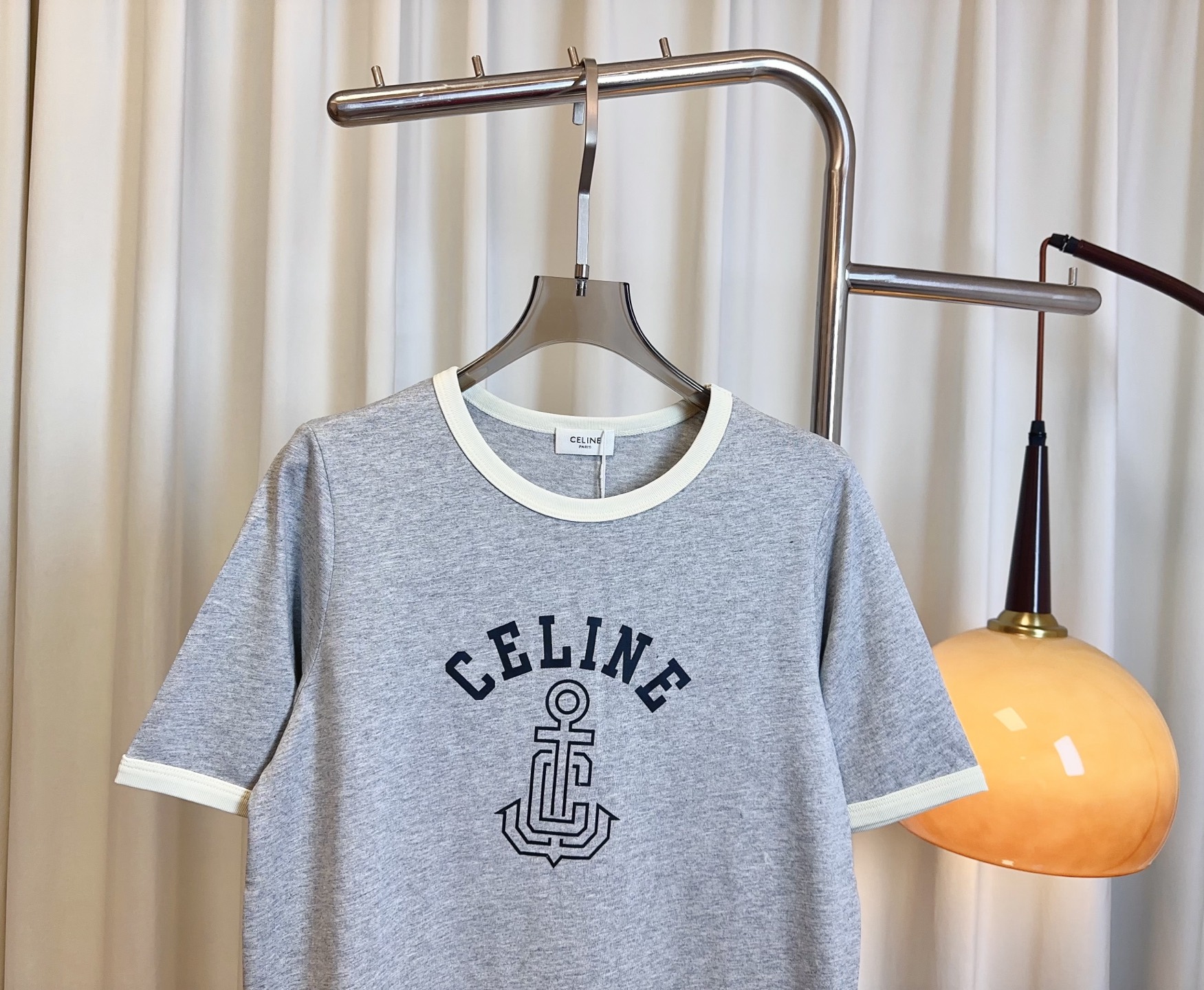 “Women’s Hard-Core Suit & Customized Logo T-shirt: High Quality, Stylish Designs” - 图片 3