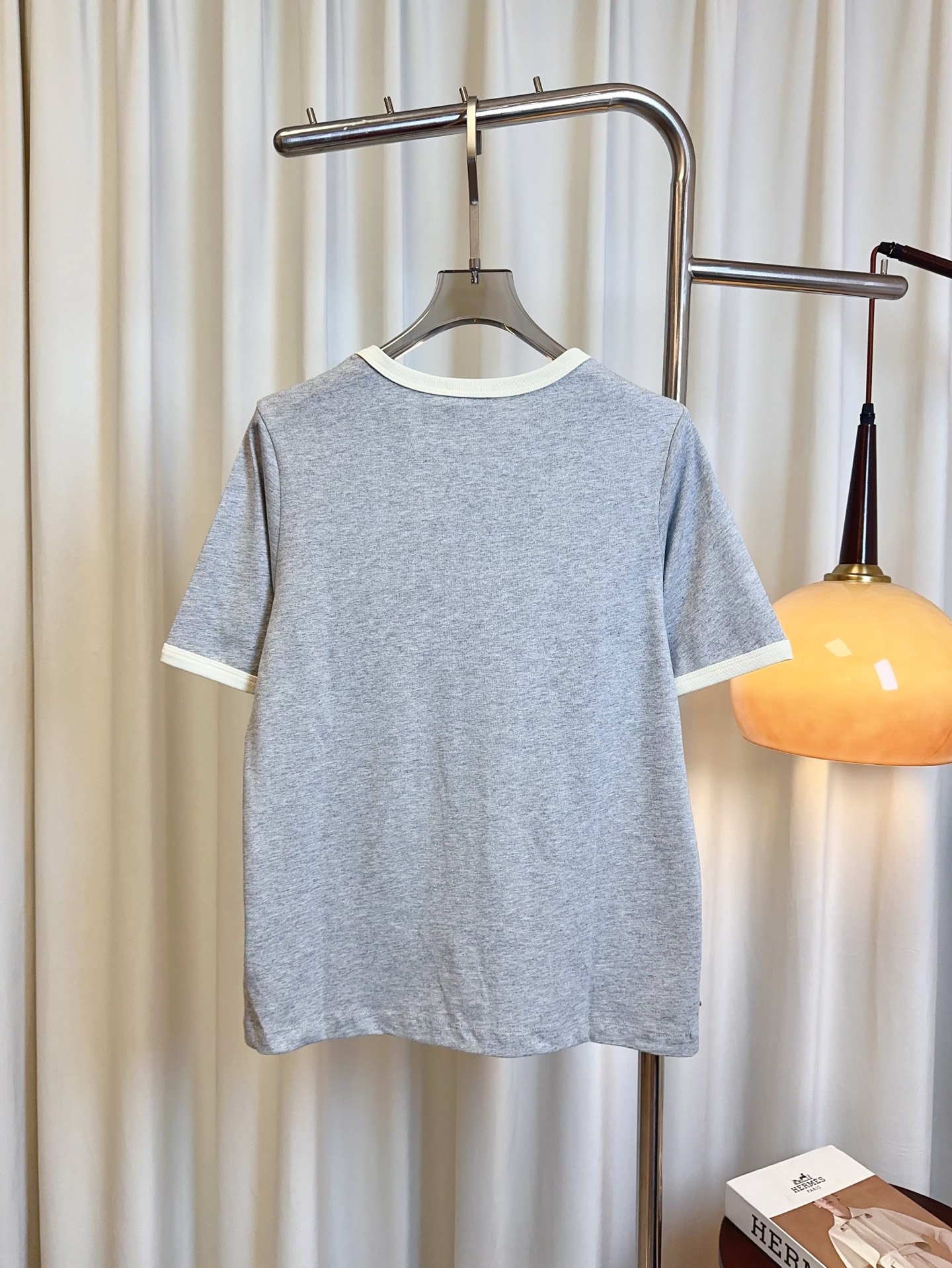 “Women’s Hard-Core Suit & Customized Logo T-shirt: High Quality, Stylish Designs” - 图片 2