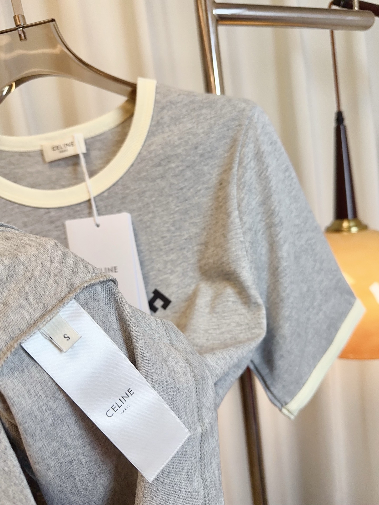 “Women’s Hard-Core Suit & Customized Logo T-shirt: High Quality, Stylish Designs” - 图片 7