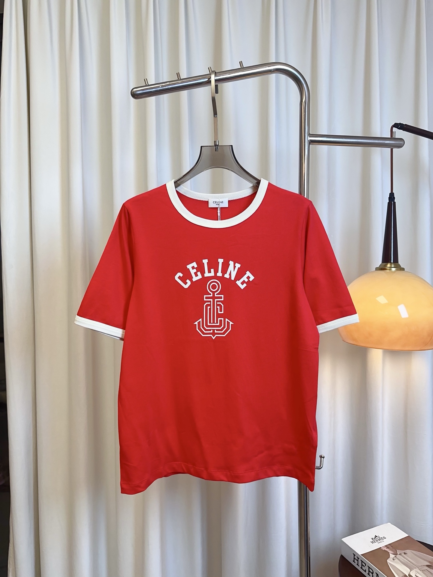 “Quality Stamped Logo T-shirt: Custom Design, Soft and Comfy, Top Quality” - 图片 1