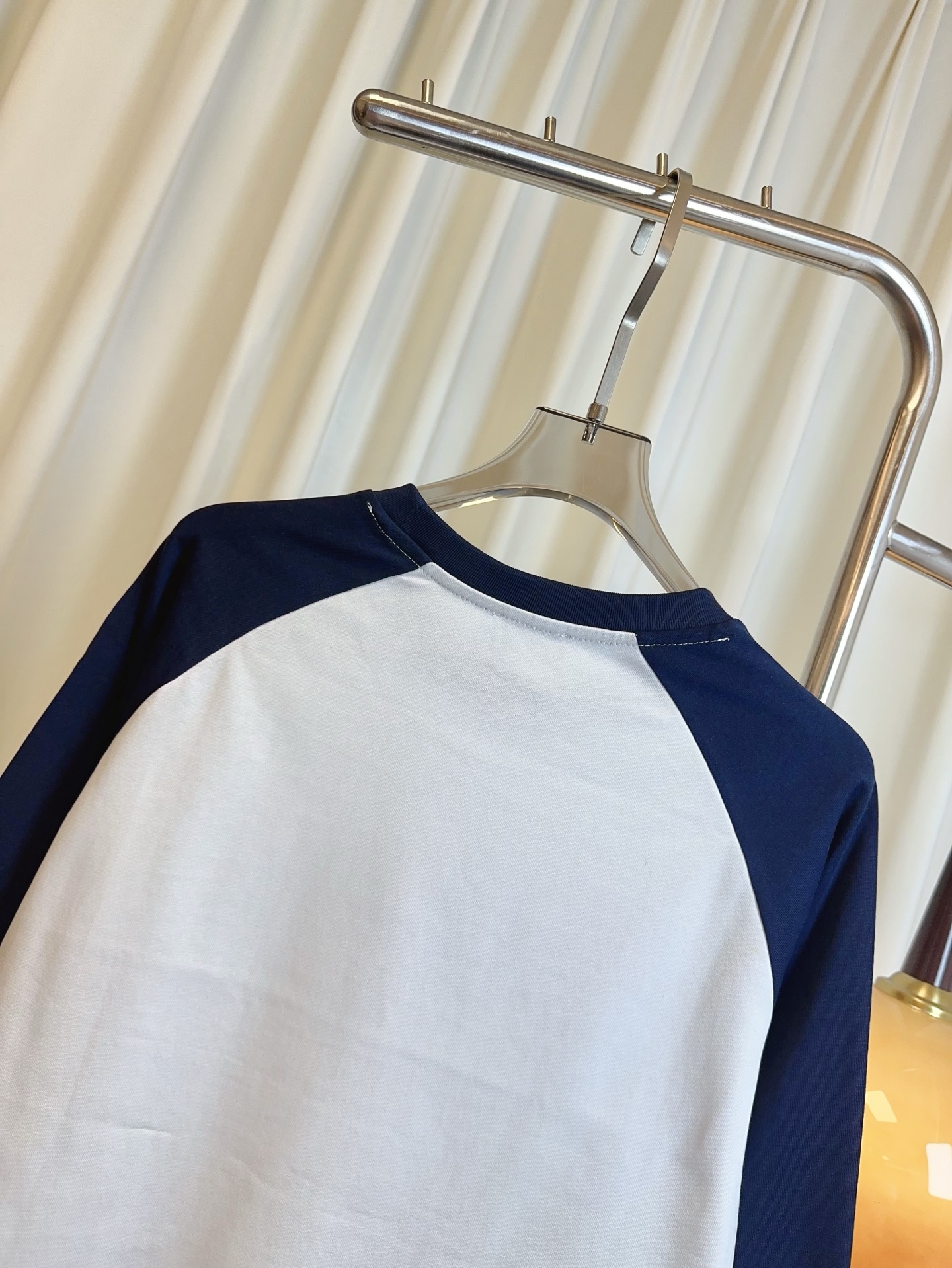 Women’s Single Hard-Core Suit with Customized Collapse Pocket T-shirt for Females, Top Quality. - 图片 5