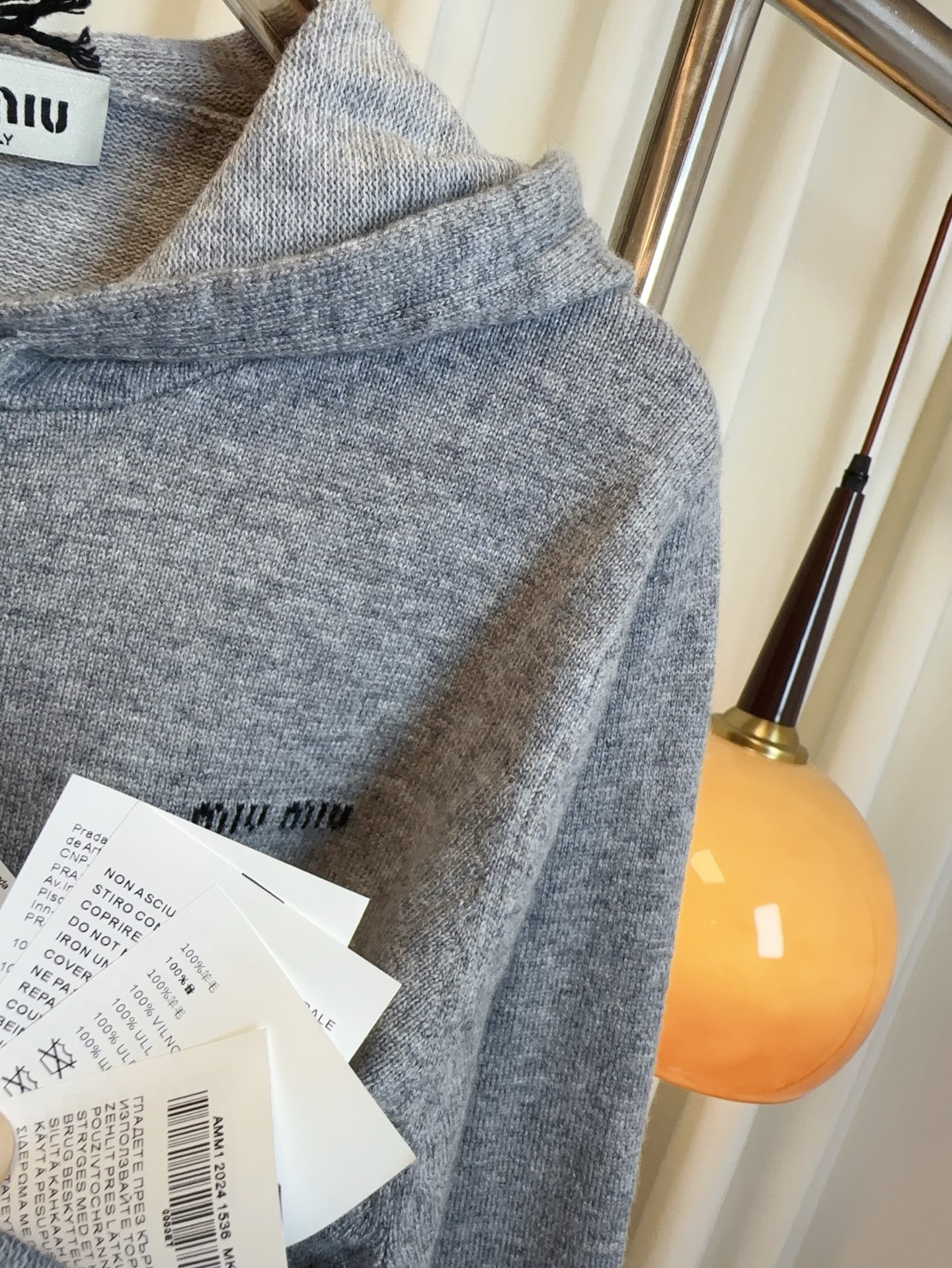 “High-Quality Women’s Suit with Logo Caps: Wool Fabric, Stretching, Custom Fit, Daily Wear” - 图片 8