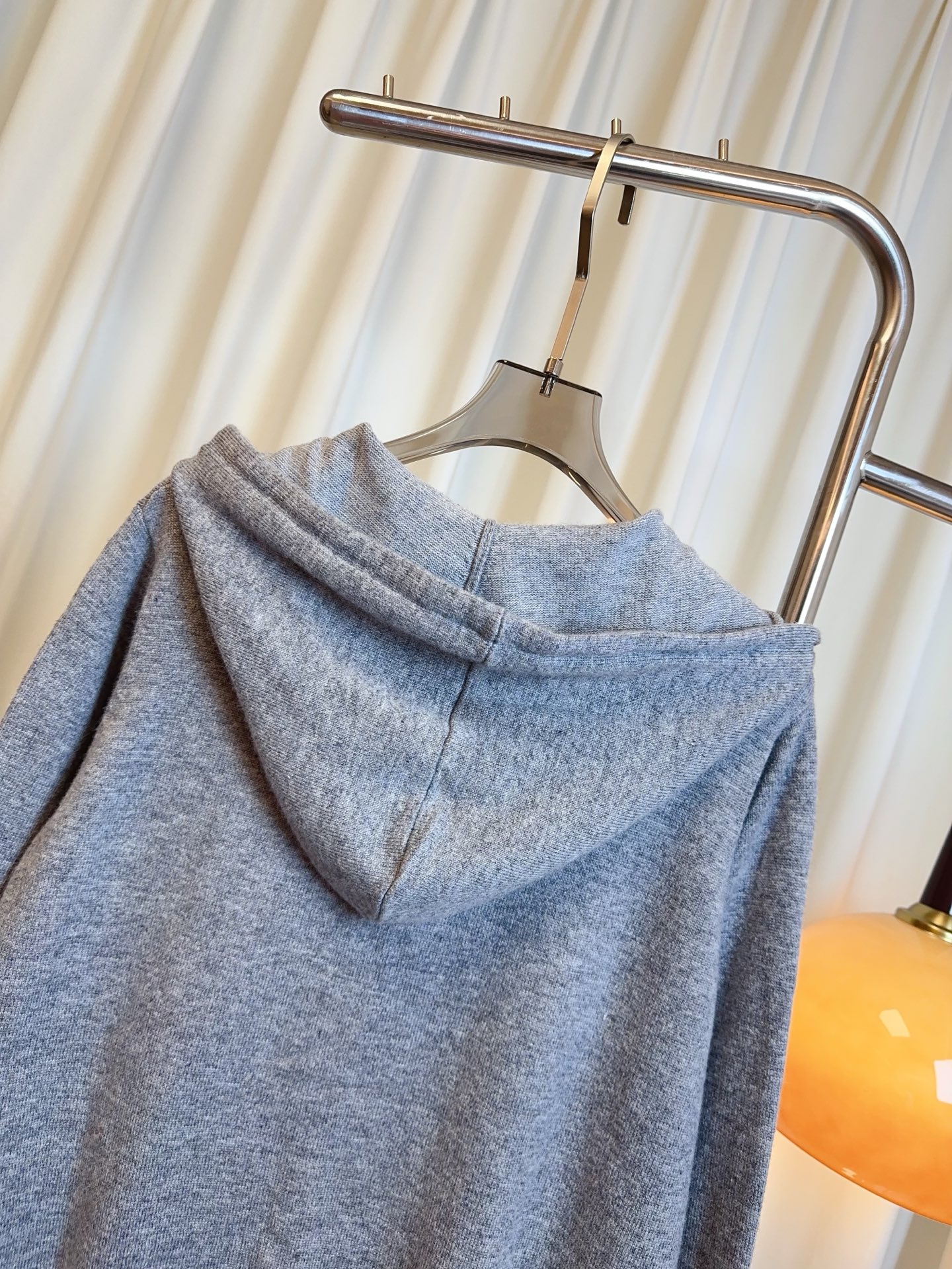 “High-Quality Women’s Suit with Logo Caps: Wool Fabric, Stretching, Custom Fit, Daily Wear” - 图片 5