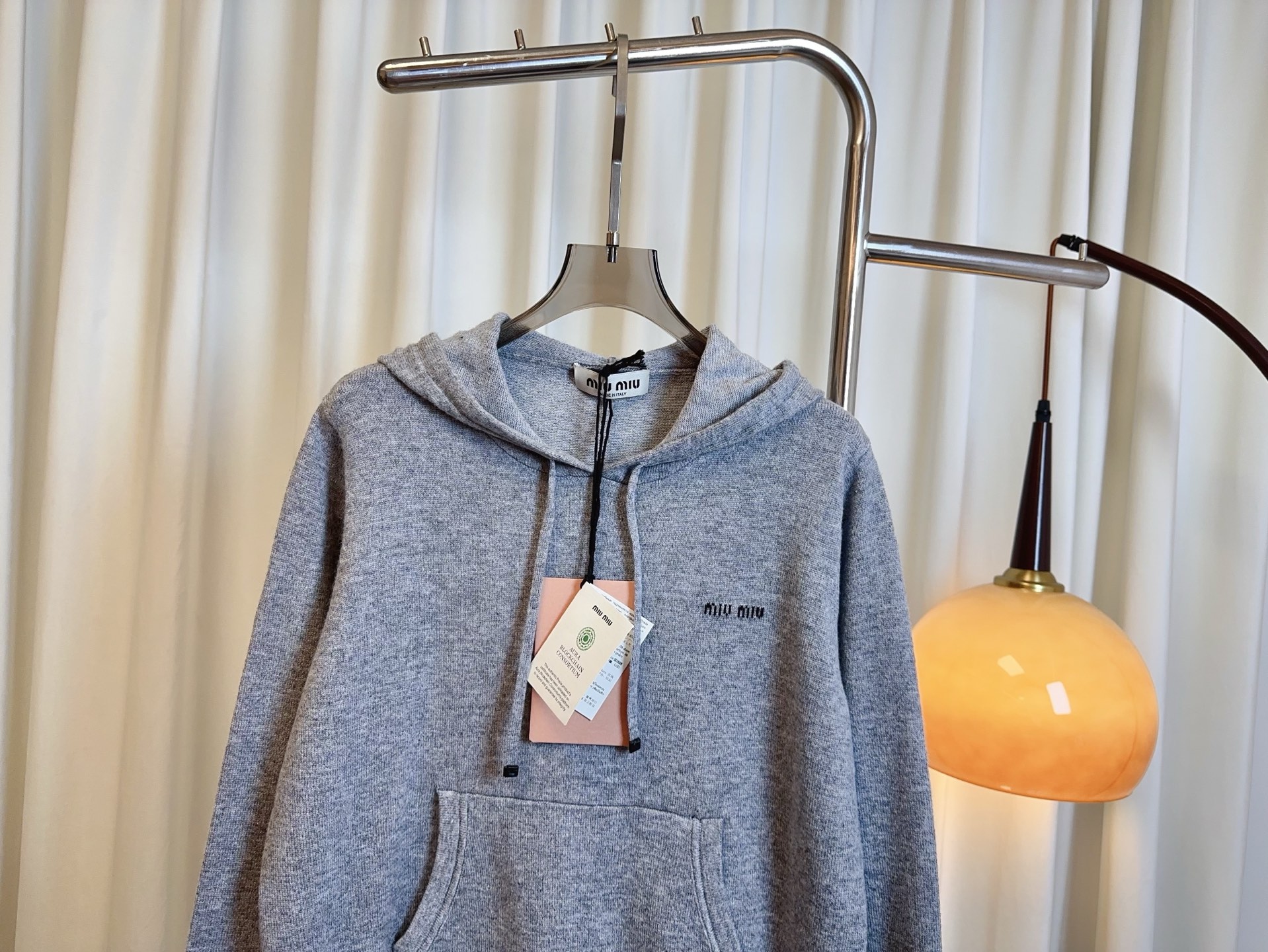 “High-Quality Women’s Suit with Logo Caps: Wool Fabric, Stretching, Custom Fit, Daily Wear” - 图片 3