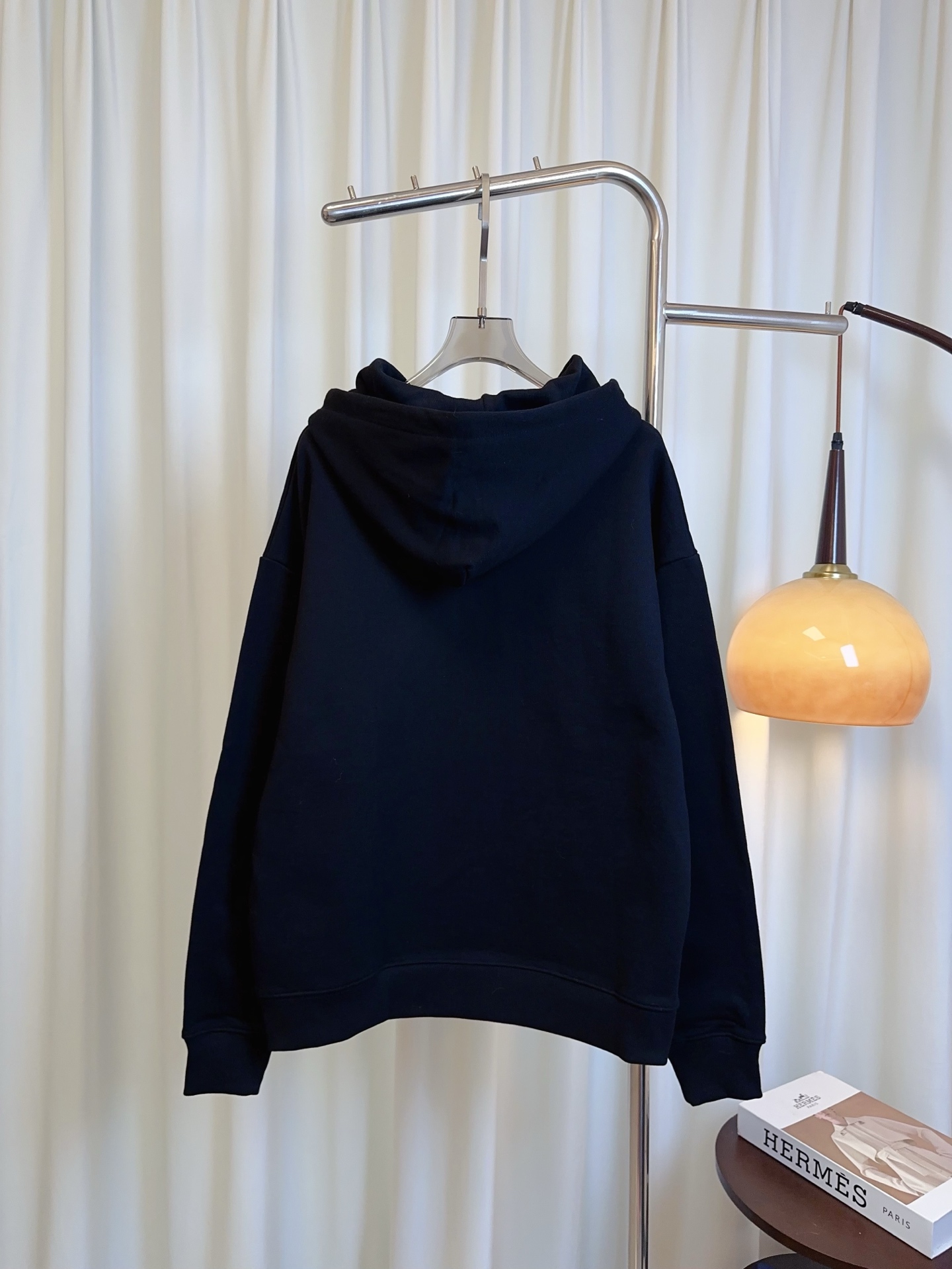 “High-Quality Custom Women’s Clothing: Colored Stamped Romo Hoodie in Pure Cotton, Comfortable Skin, Top Quality” - 图片 2