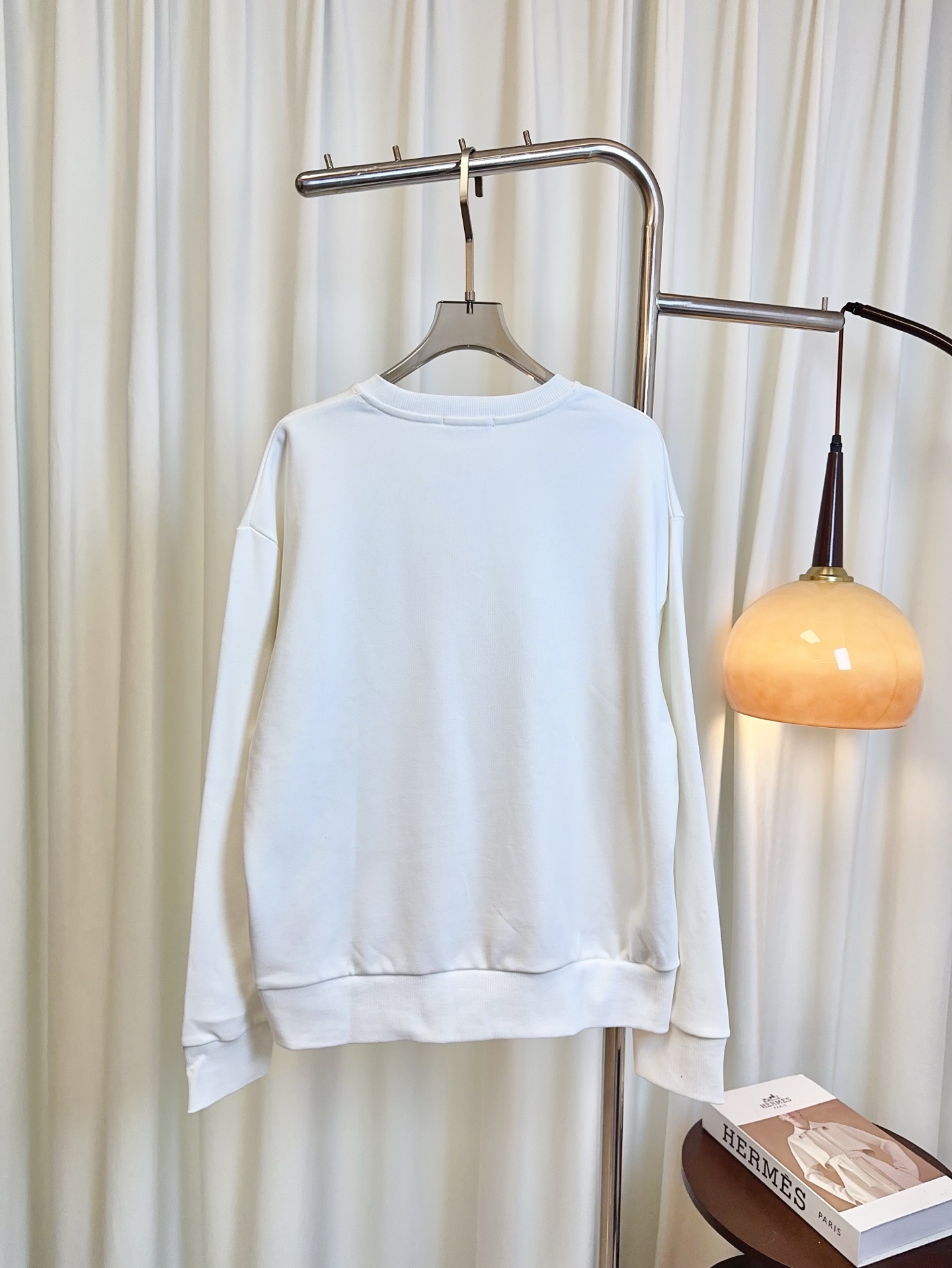 “Stylish Single Women’s Suit: High-Quality Cotton Blend in White and Green” - 图片 2