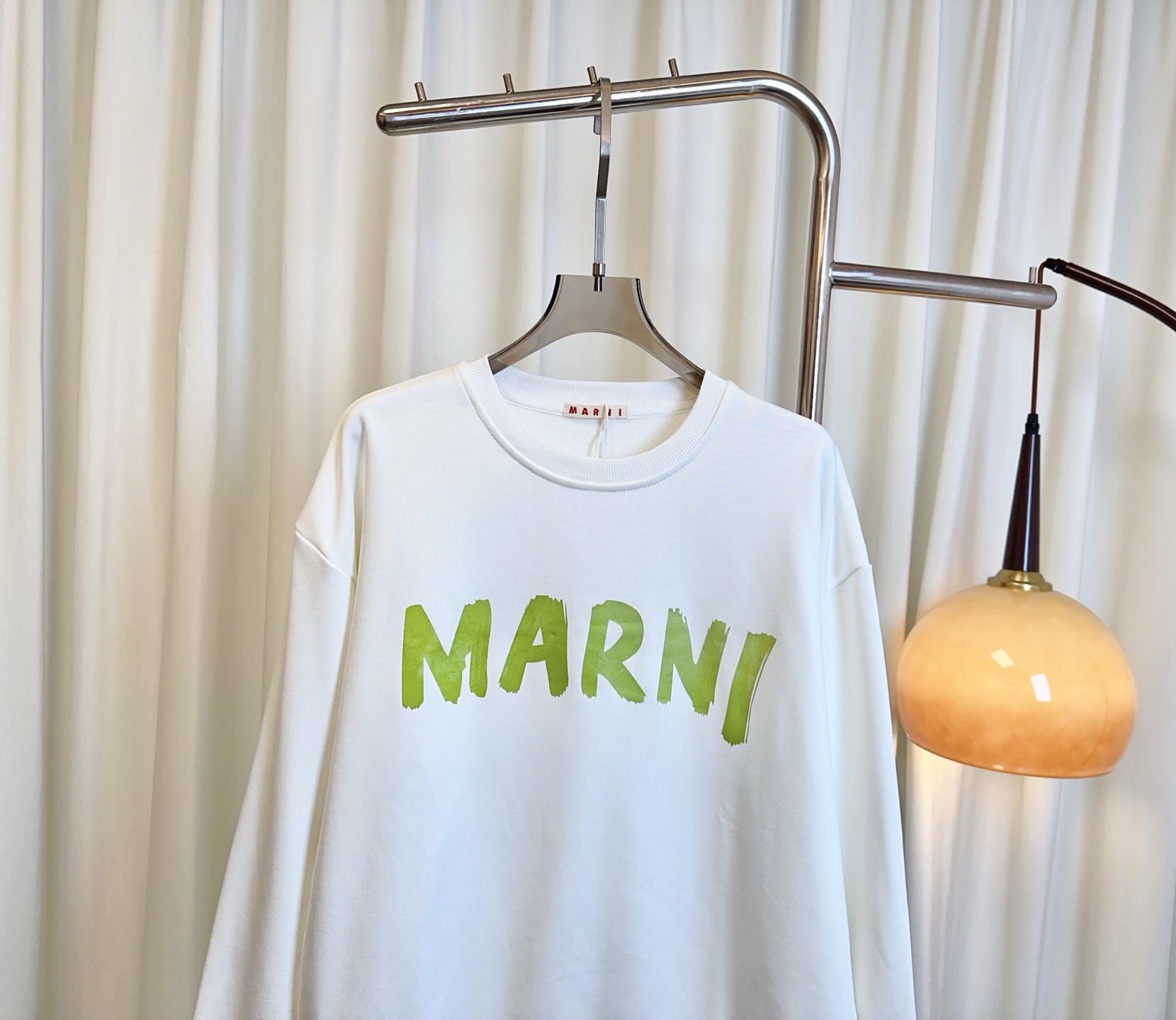 “Stylish Single Women’s Suit: High-Quality Cotton Blend in White and Green” - 图片 3