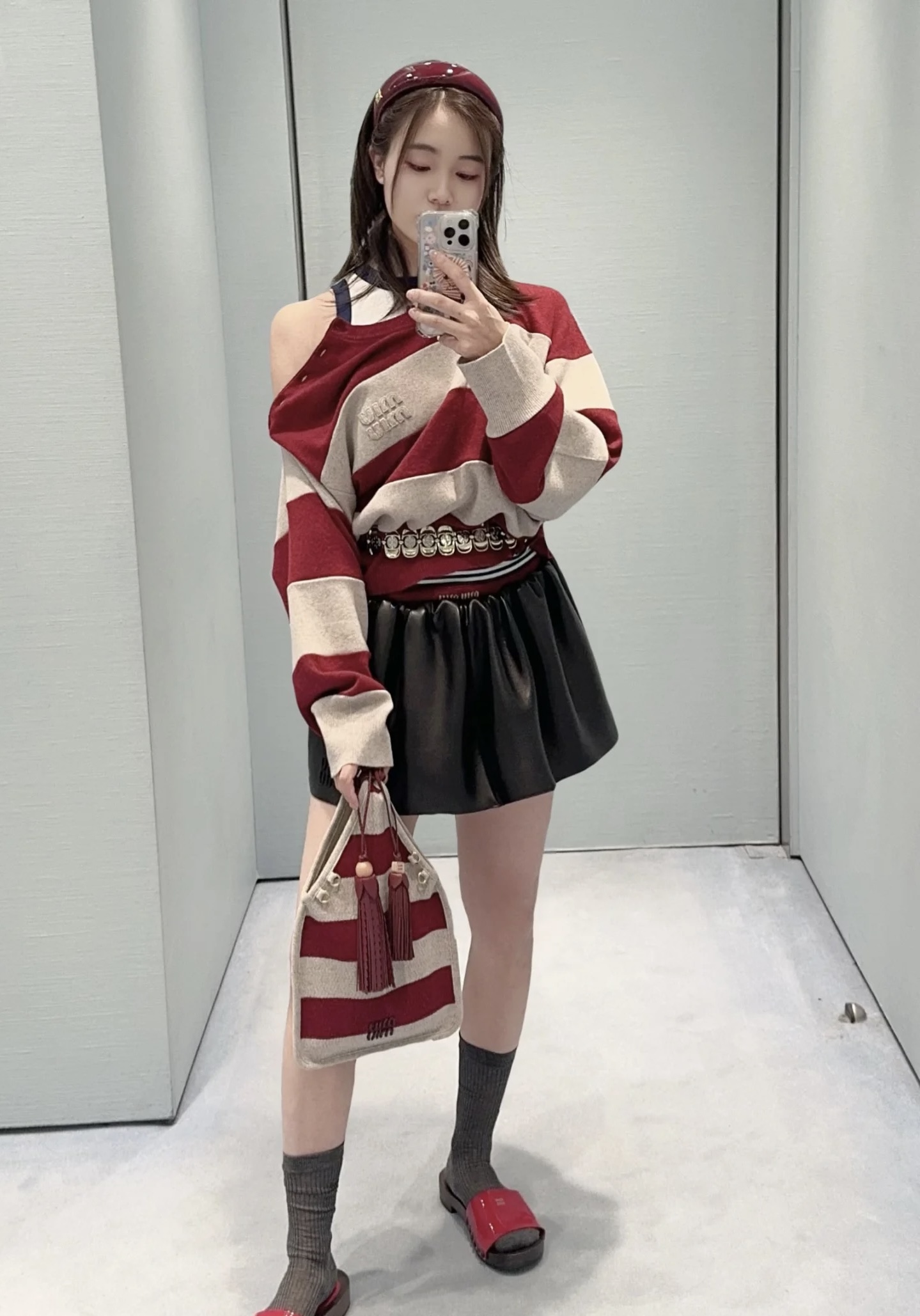NO:460748,Model number G25081647 MiuMi* Miujia new high-end custom cashmere yarn fabric is soft and comfortable!  The logo on the chest is contrasting striped short pullover long-sleeved sweater and sweater!  36-38-40 (38 size shoulder width 46, bust 102, sleeve length 53, clothing length 53) hair, miumiu, sweaters, alexander wang19860909款号G25081647 MiuMi*缪家新款高端定制羊绒纱线面料柔软舒适！胸前logo标志撞色条纹短款套头长袖针织衫毛衣！36-38-40（38码肩宽46,胸围102,袖长53,衣长53）发,,miumiu,sweaters,alexander wang,Women's clothing