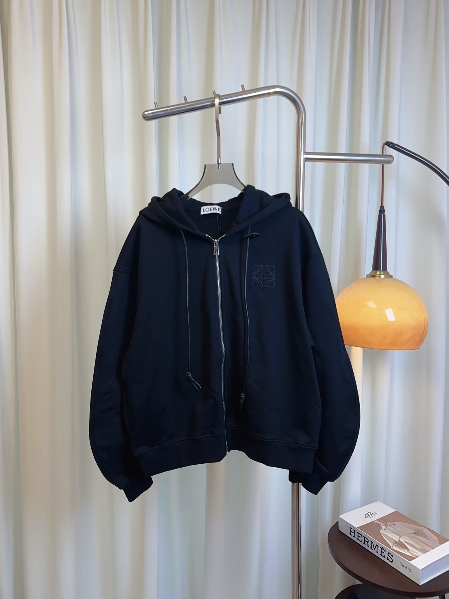 “Women’s Single-Rate Suit with Embroidery Logo, Customized Tampons, and Fashionable Design in Grey and Black”
