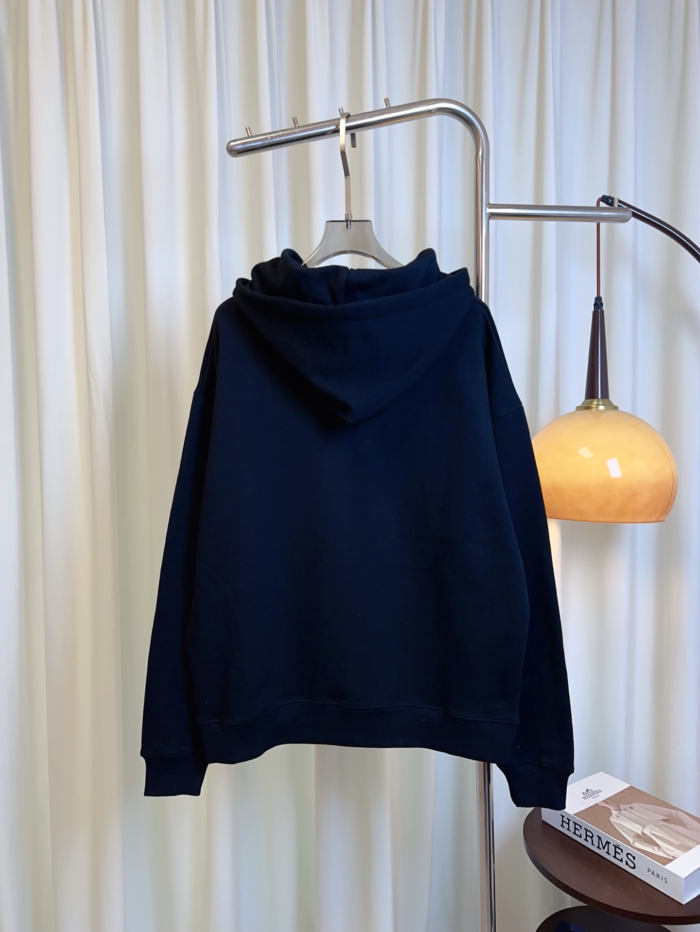“High-Quality Custom Cotton Women’s Coat and Hoodie in Cream Fabric with Embossed Design for Fashionable Men and Women” - 图片 2