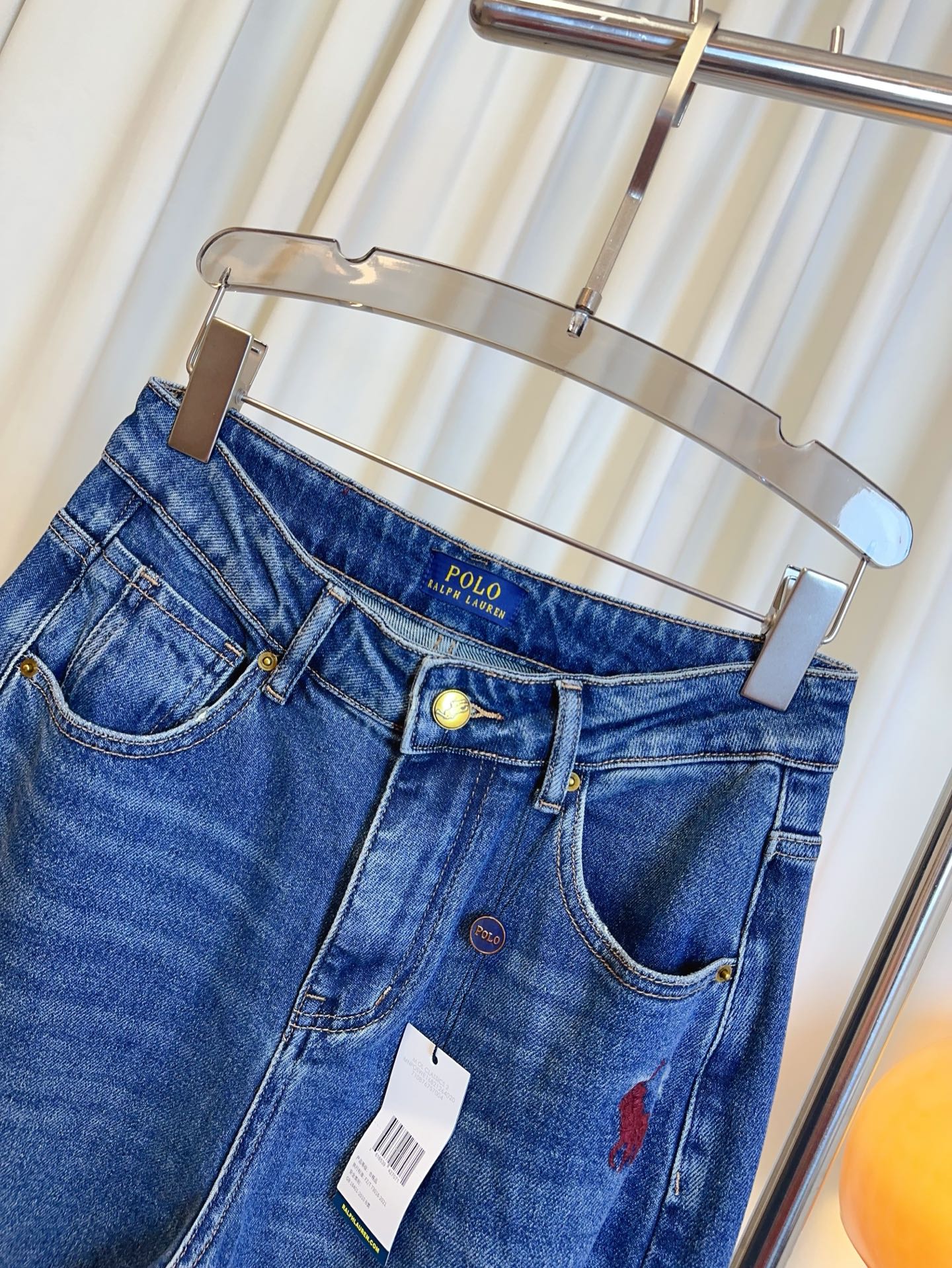 “Original Women’s Suit with New Logo Jeans in Broad-Legged Style – Top Quality Cotton-Washed Jeans in Blue” - 图片 7