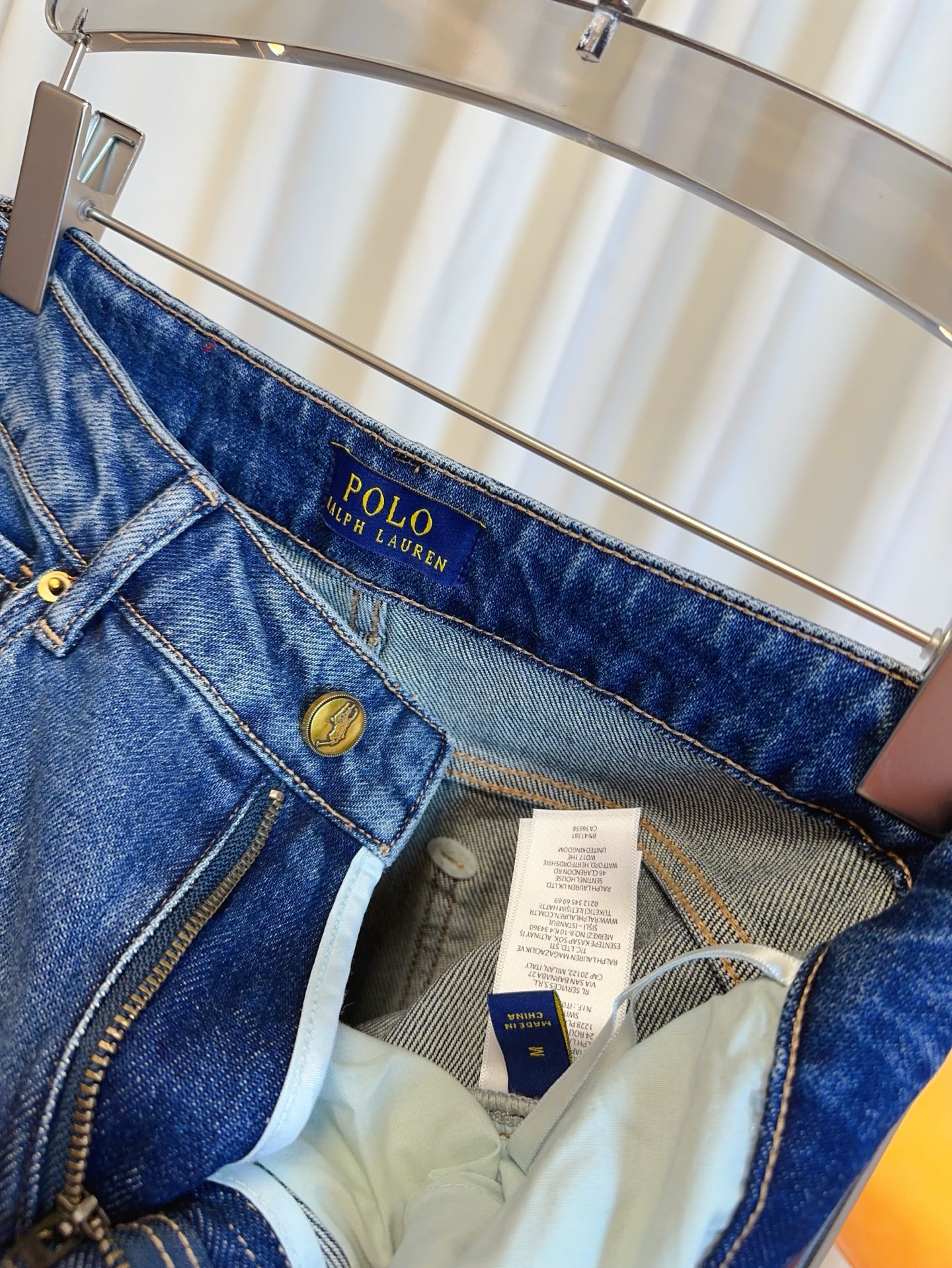 “Original Women’s Suit with New Logo Jeans in Broad-Legged Style – Top Quality Cotton-Washed Jeans in Blue” - 图片 8
