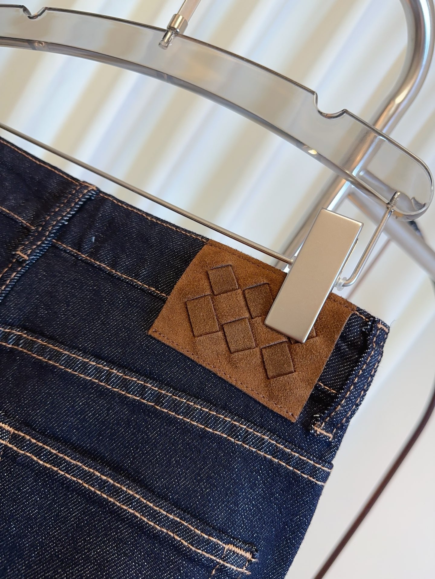 “Micro-Branded Calculator Jeans: High-Quality Women’s Suit in Woven Cotton” - 图片 6