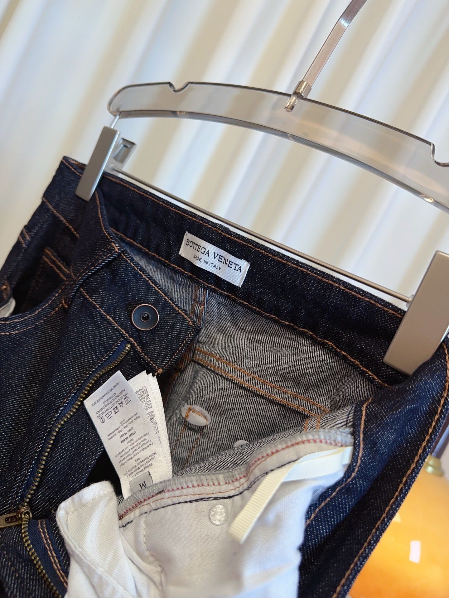 “Micro-Branded Calculator Jeans: High-Quality Women’s Suit in Woven Cotton” - 图片 8