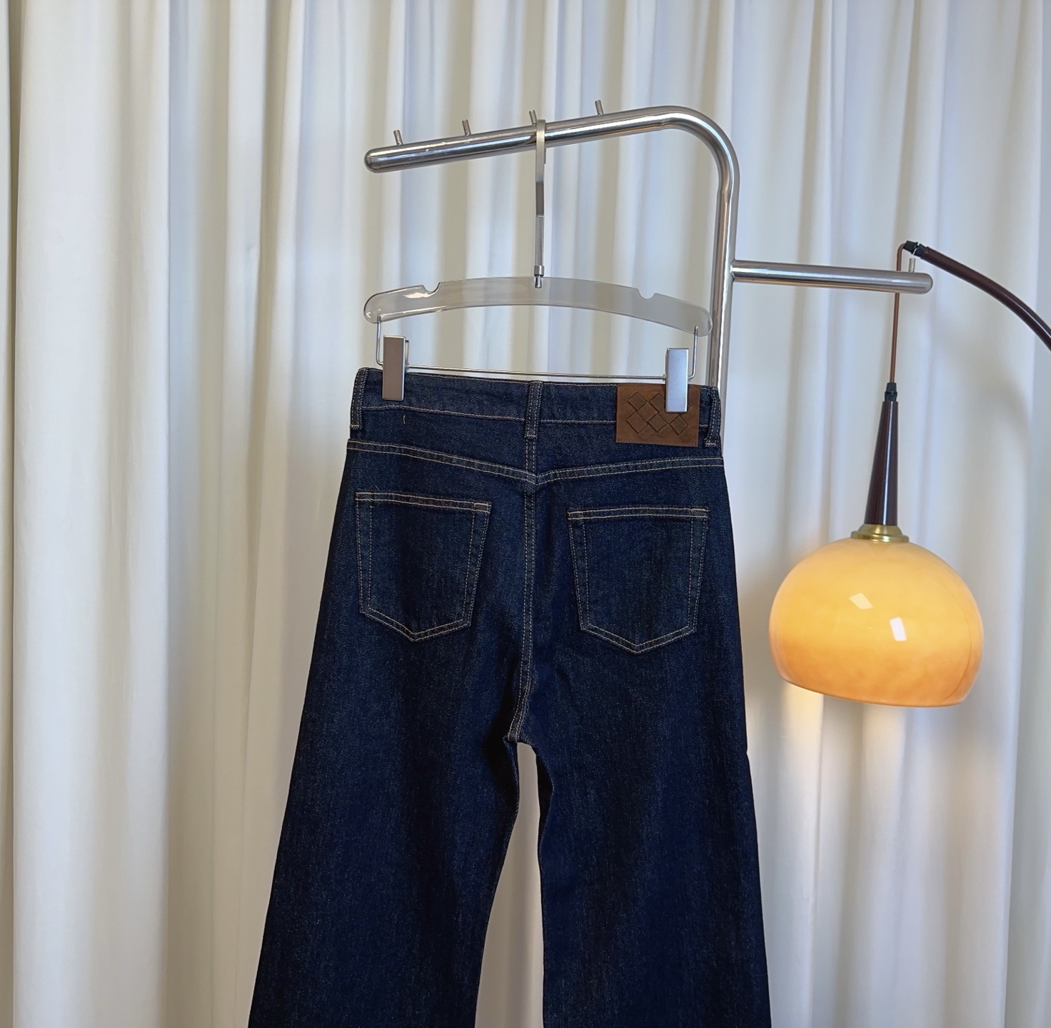 “Micro-Branded Calculator Jeans: High-Quality Women’s Suit in Woven Cotton” - 图片 4