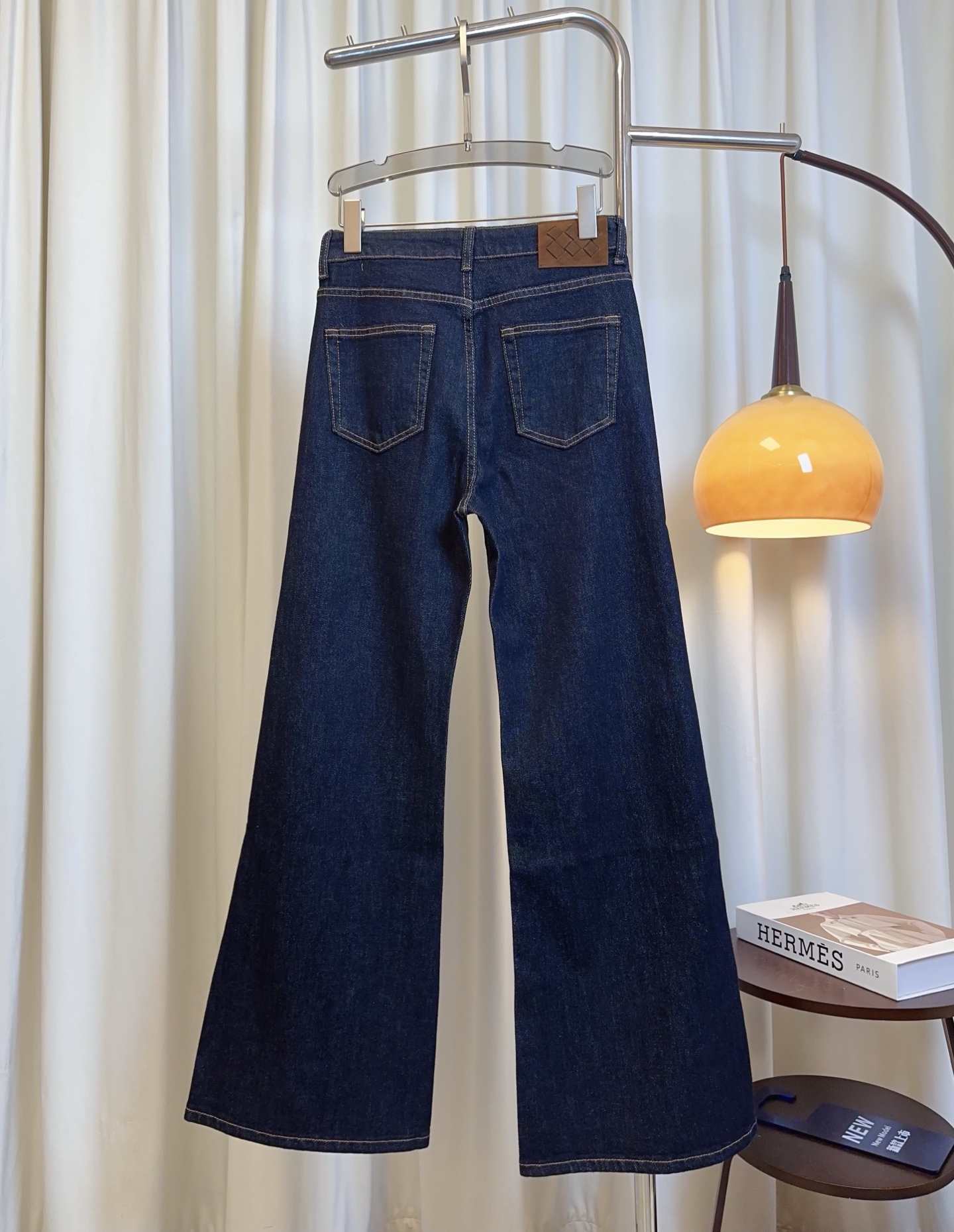 “Micro-Branded Calculator Jeans: High-Quality Women’s Suit in Woven Cotton” - 图片 2
