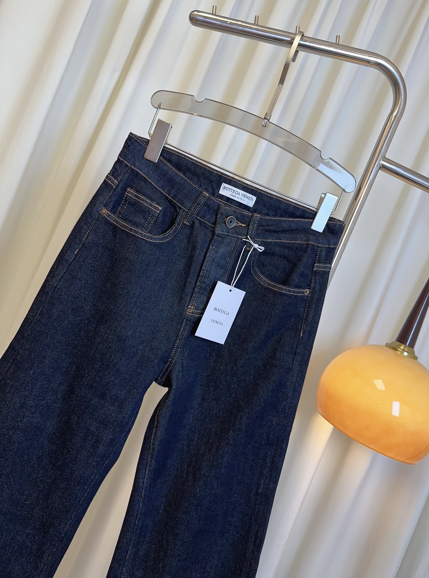 “Micro-Branded Calculator Jeans: High-Quality Women’s Suit in Woven Cotton” - 图片 5