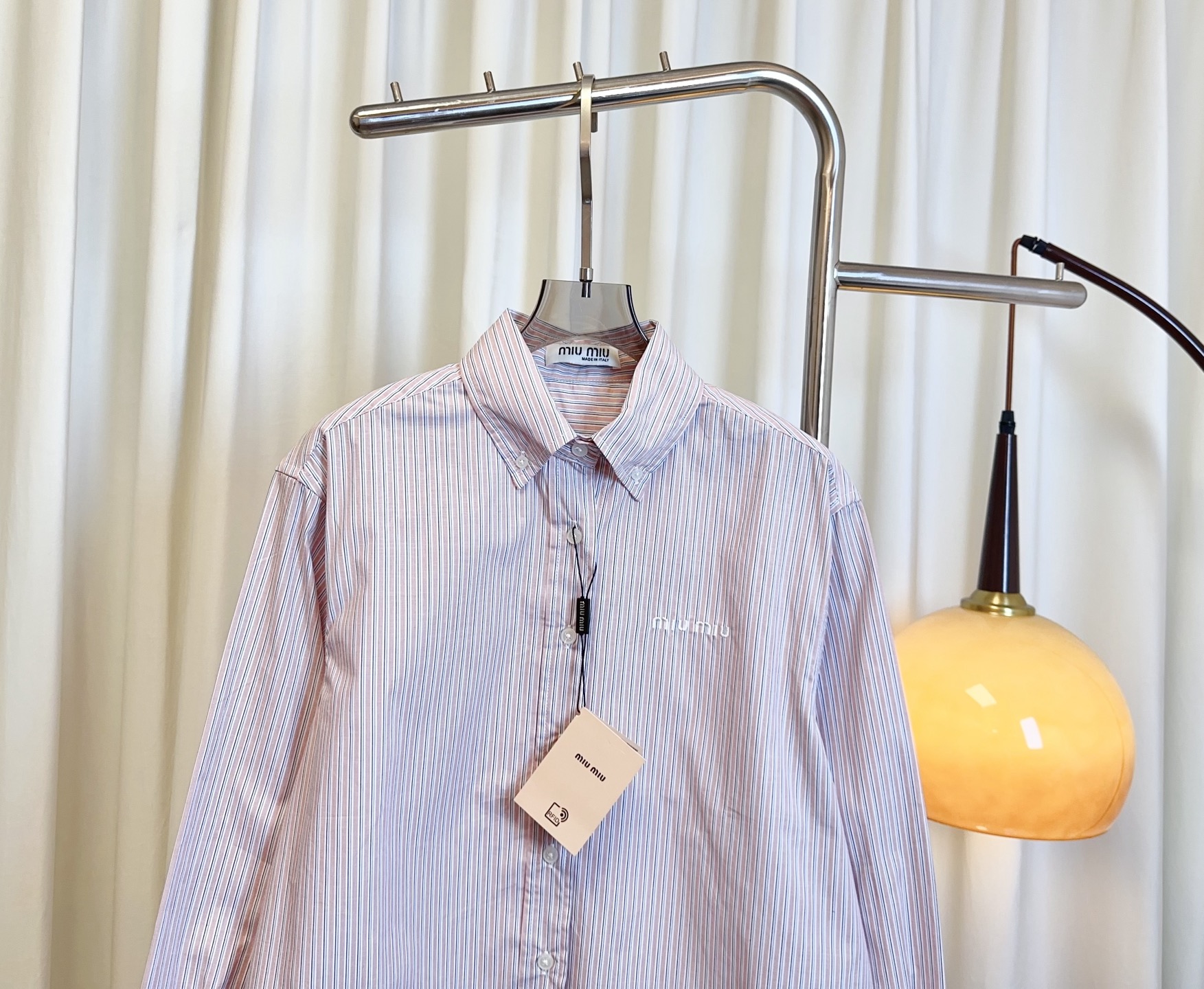 “Embroidered Logo Striped Women’s Suit in Pure Cotton Fabric: High Quality and Comfortable Skin” - 图片 3