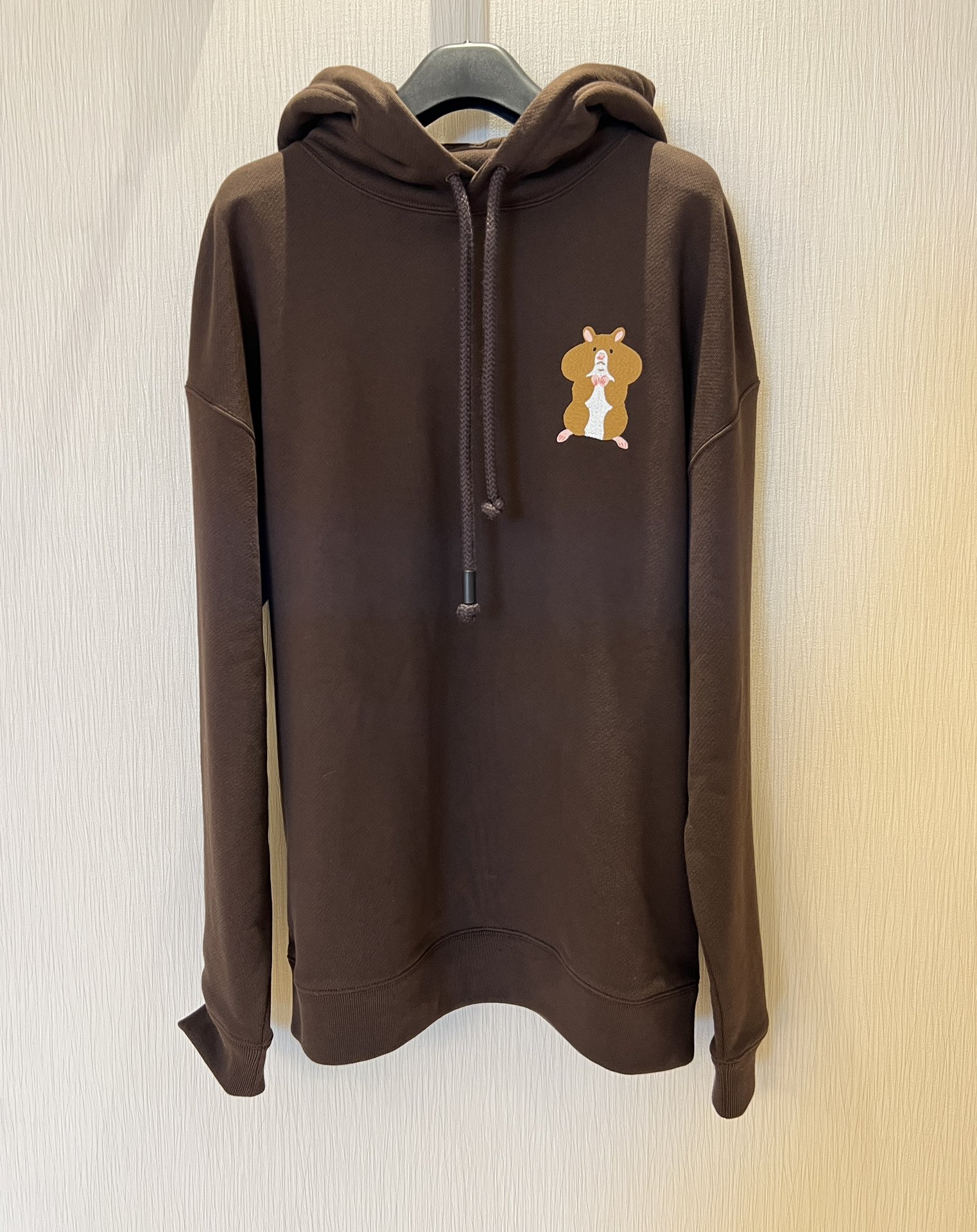 Stylish and Comfortable Women’s Protective Clothing with Cute Cartoon Pattern and Classic Logo
