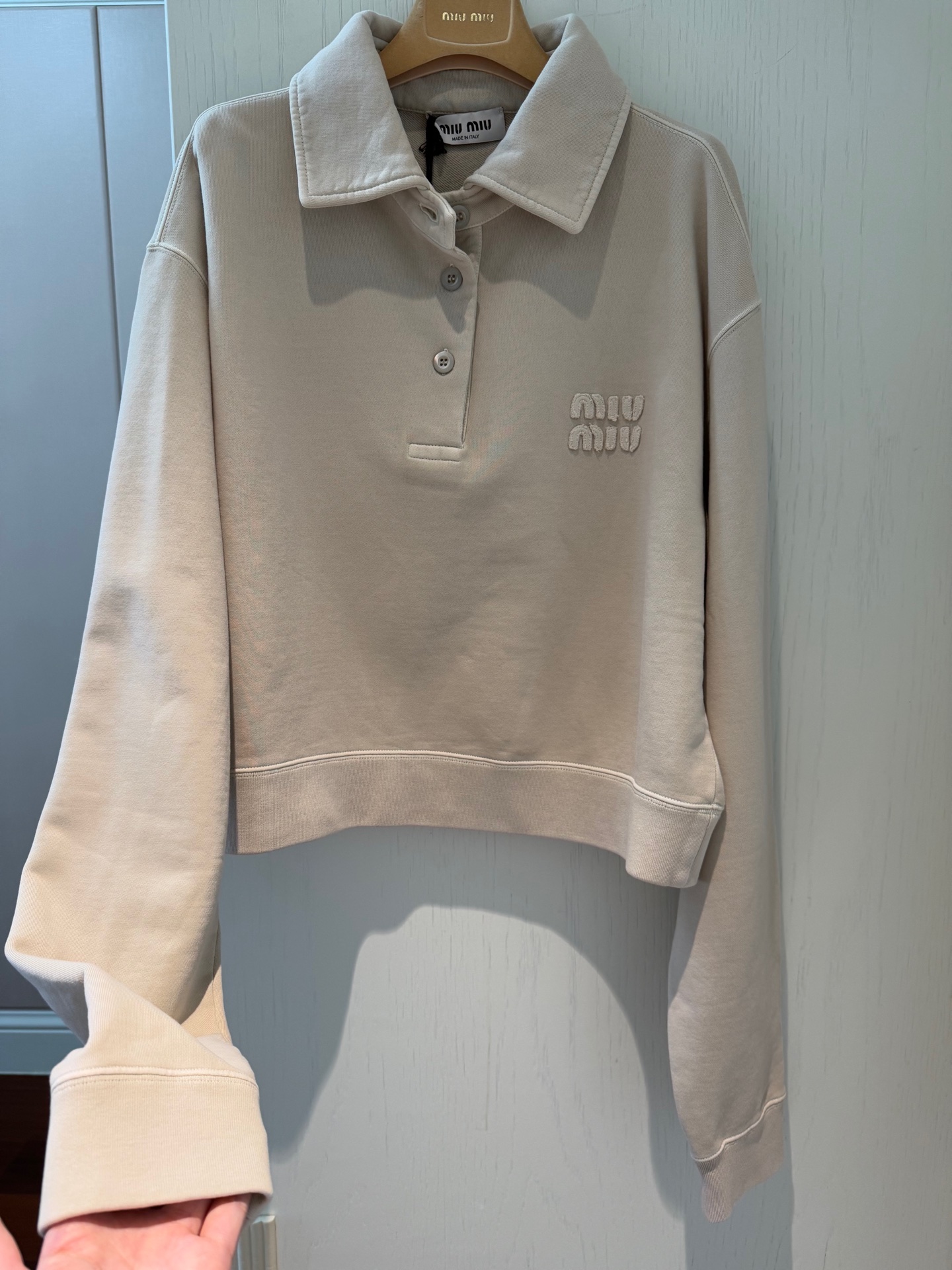 “Stylish Women’s Suit with Embroidered Polos in Cream Almond and Cotton Polo Stubble” - 图片 4