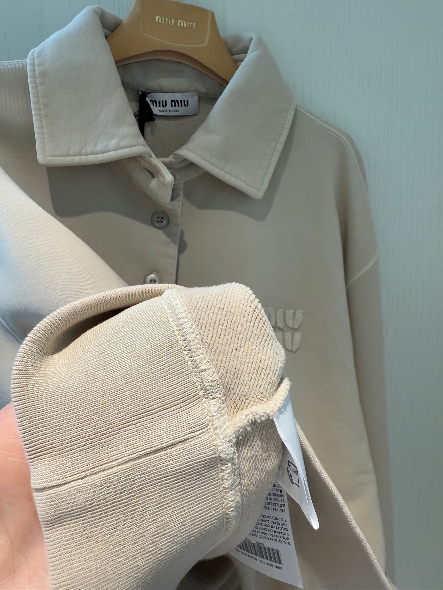 “Stylish Women’s Suit with Embroidered Polos in Cream Almond and Cotton Polo Stubble” - 图片 3