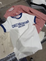 La lettre contrastée d'impression T -Shirt, le collier de fil contrasté et les poignets mettent en évidence la qualité, la version mince prend en charge la petite figure, le code blanc étranger rouge, le code polyvalent classique blanc: SML 1 La lettre contrastée d’impression T -Shirt, le collier de fil contrasté et les poignets mettent en évidence la qualité, la version mince prend en charge la petite figure, le code blanc étranger rouge, le code polyvalent classique blanc: SML