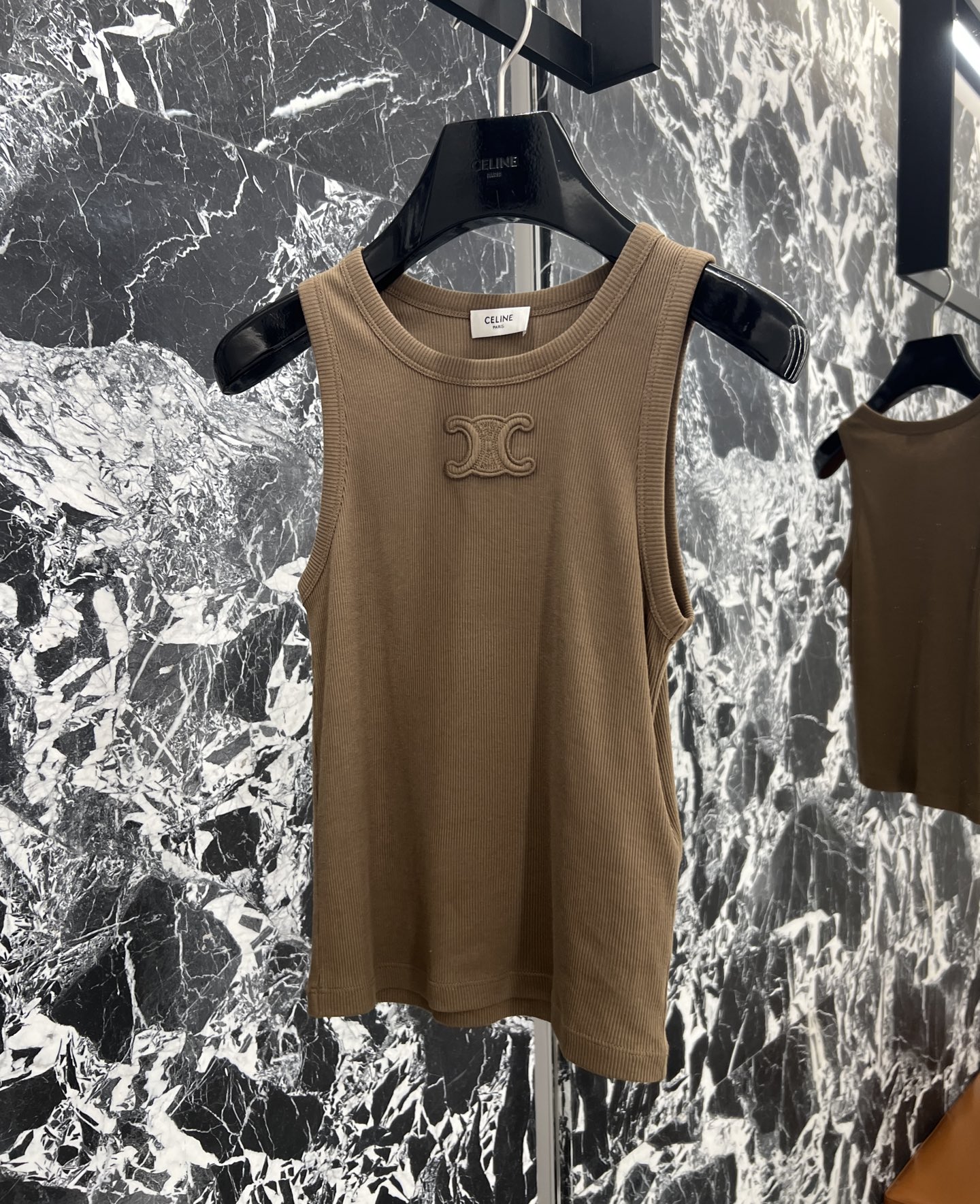 “High-Quality Comfortable Female Vests with Special Knitting Process – Classic Glamorous Mosaic Design” - 图片 6