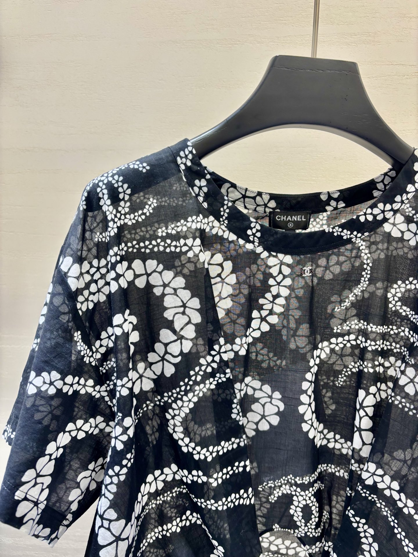 Chanel 25S Summer Collection Floral Print Top, Sizes 36/38/40 4 i1749276837290 8781 0 2