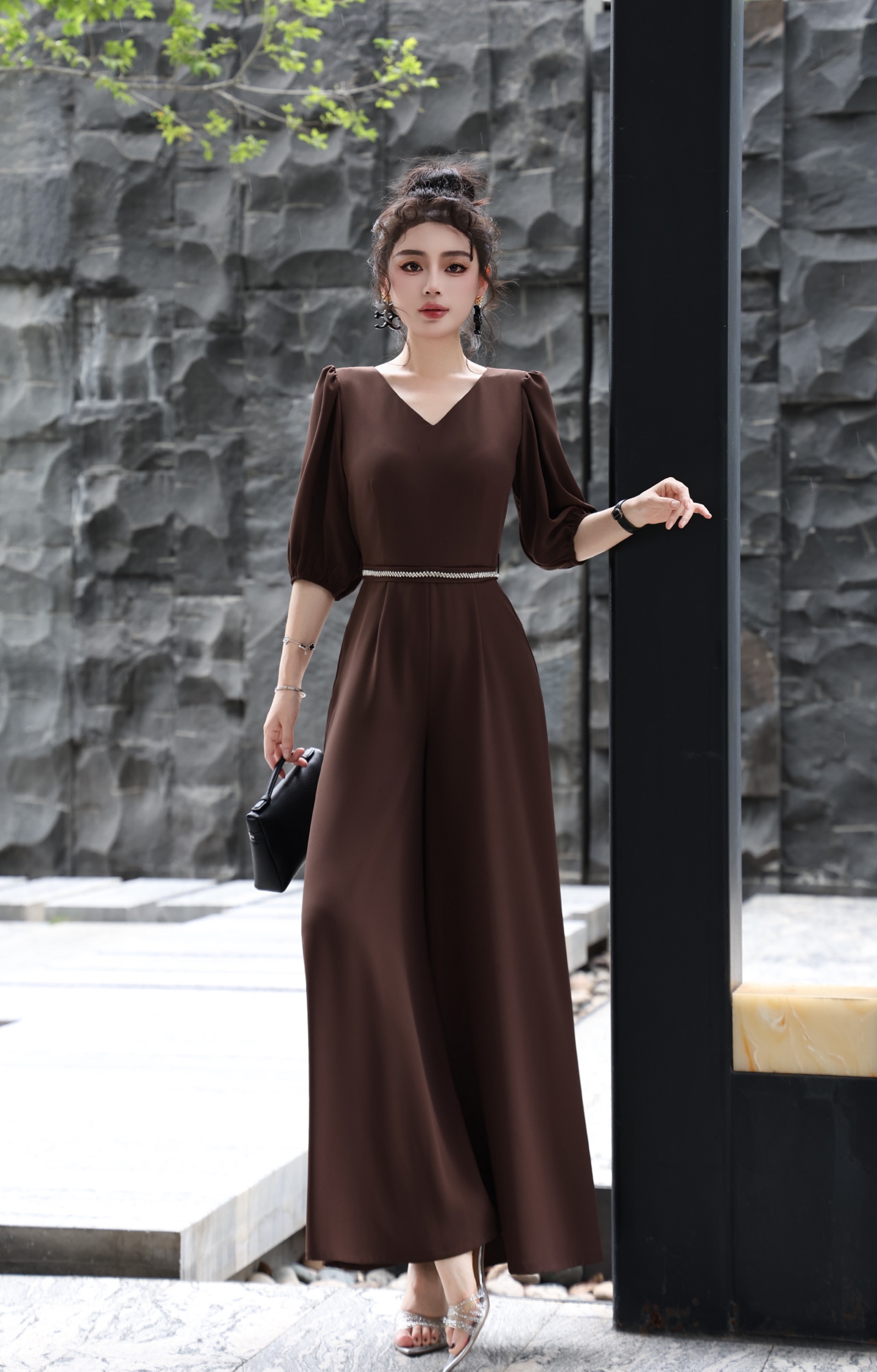 High-Quality Women’s Outfits Paired with Packaged Fragrance: The New Cosmopolitan Acoustic Fabric - 图片 3