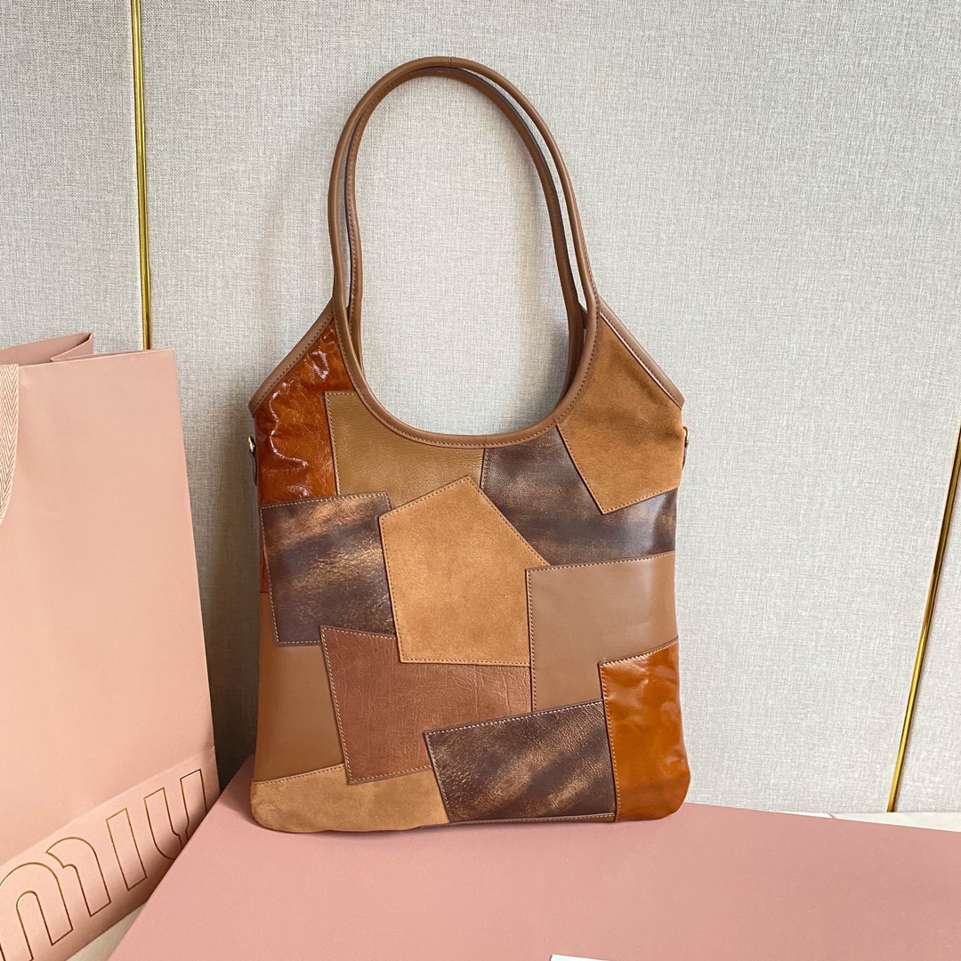Miu Miu Style Leather Tote Bag style reference detail image 4 from source 719374