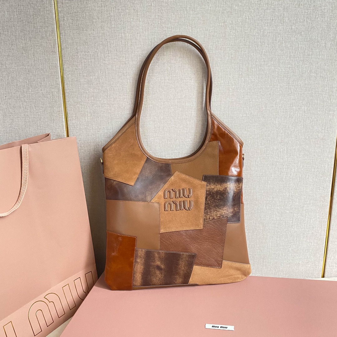 Miu Miu Style Leather Tote Bag style reference detail image 6 from source 719374