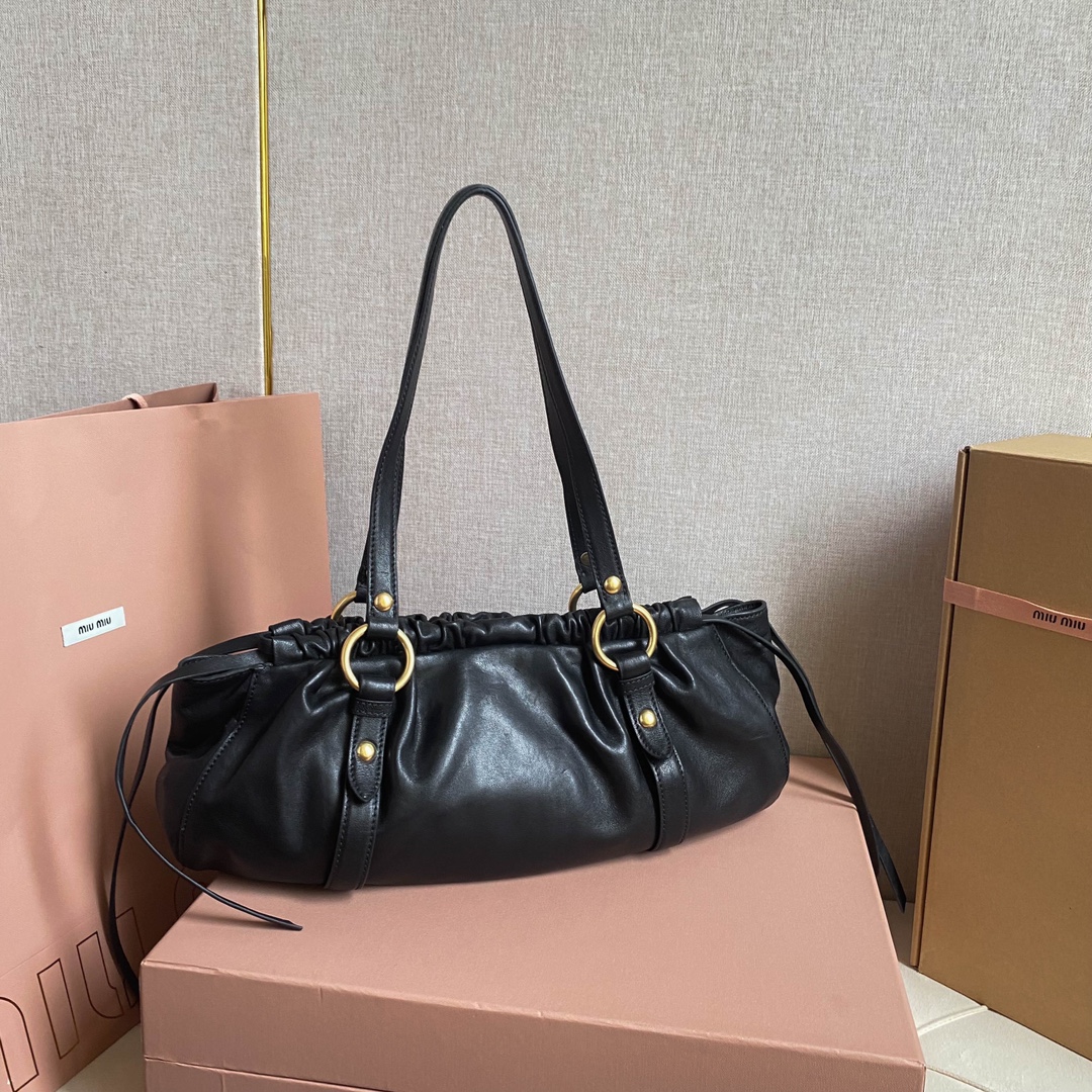 Miu Miu 5BG289 MIU中古腋下饺子包 全新植柔羊皮满满 怀旧风情 搭配钢质做旧金属五金配件