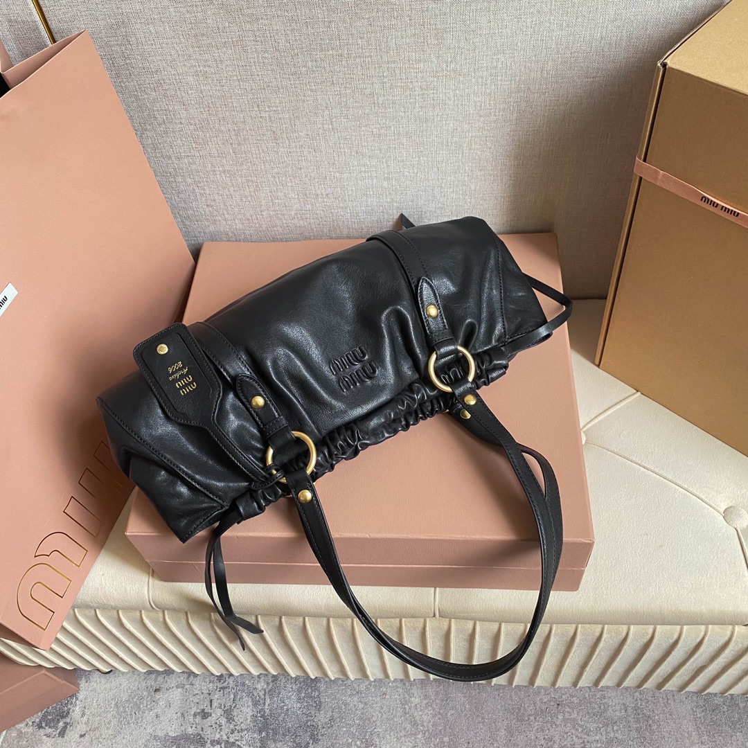 Miu Miu 5BG289 MIU中古腋下饺子包 全新植柔羊皮满满 怀旧风情 搭配钢质做旧金属五金配件