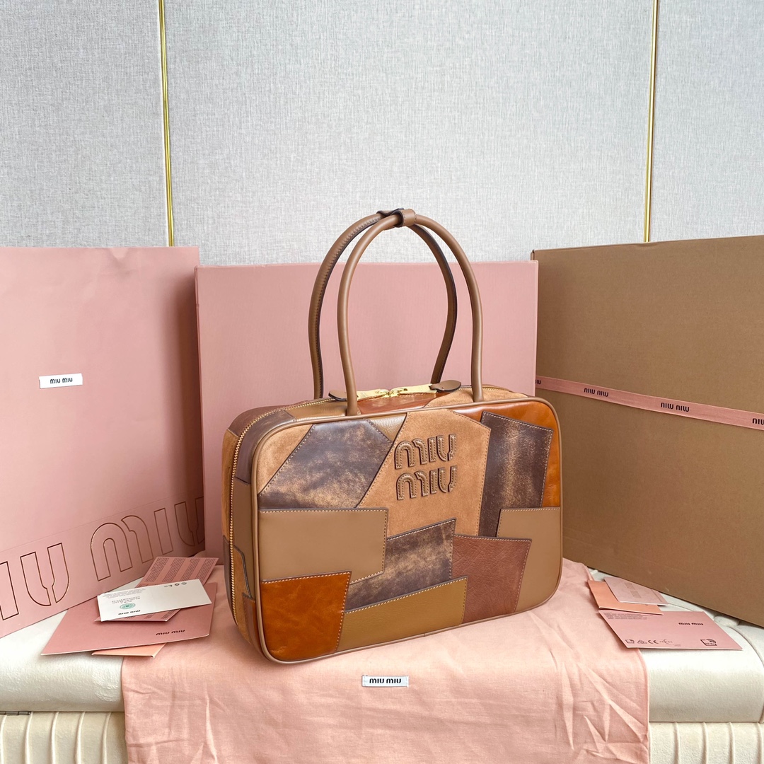 Miu Miu Style Leather Bag Lookbook Reference image 2