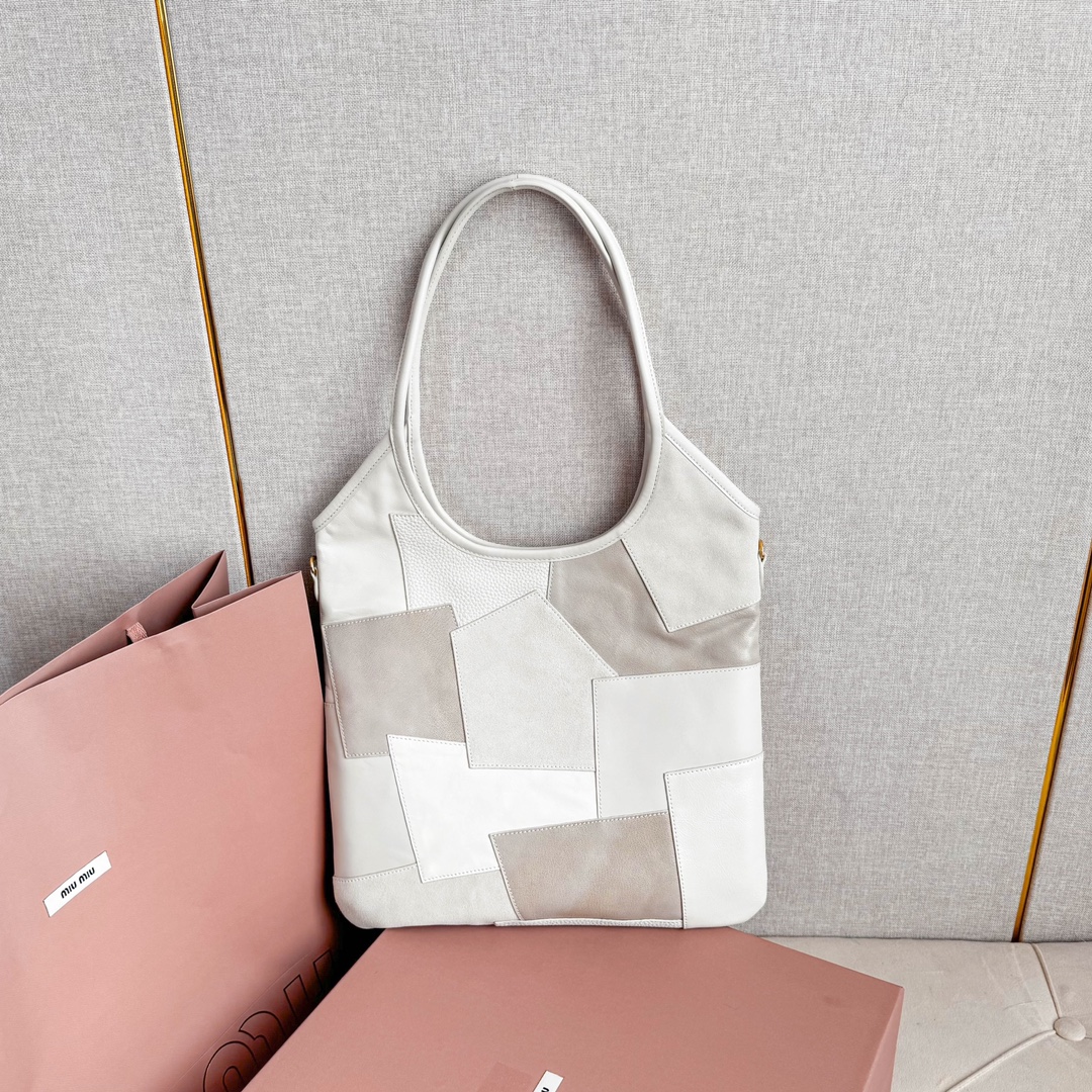 Miu Miu 5BG231 Miu家新款伊势丹限定托特包 官网主推 今年绝对爆 款式 进口小牛皮