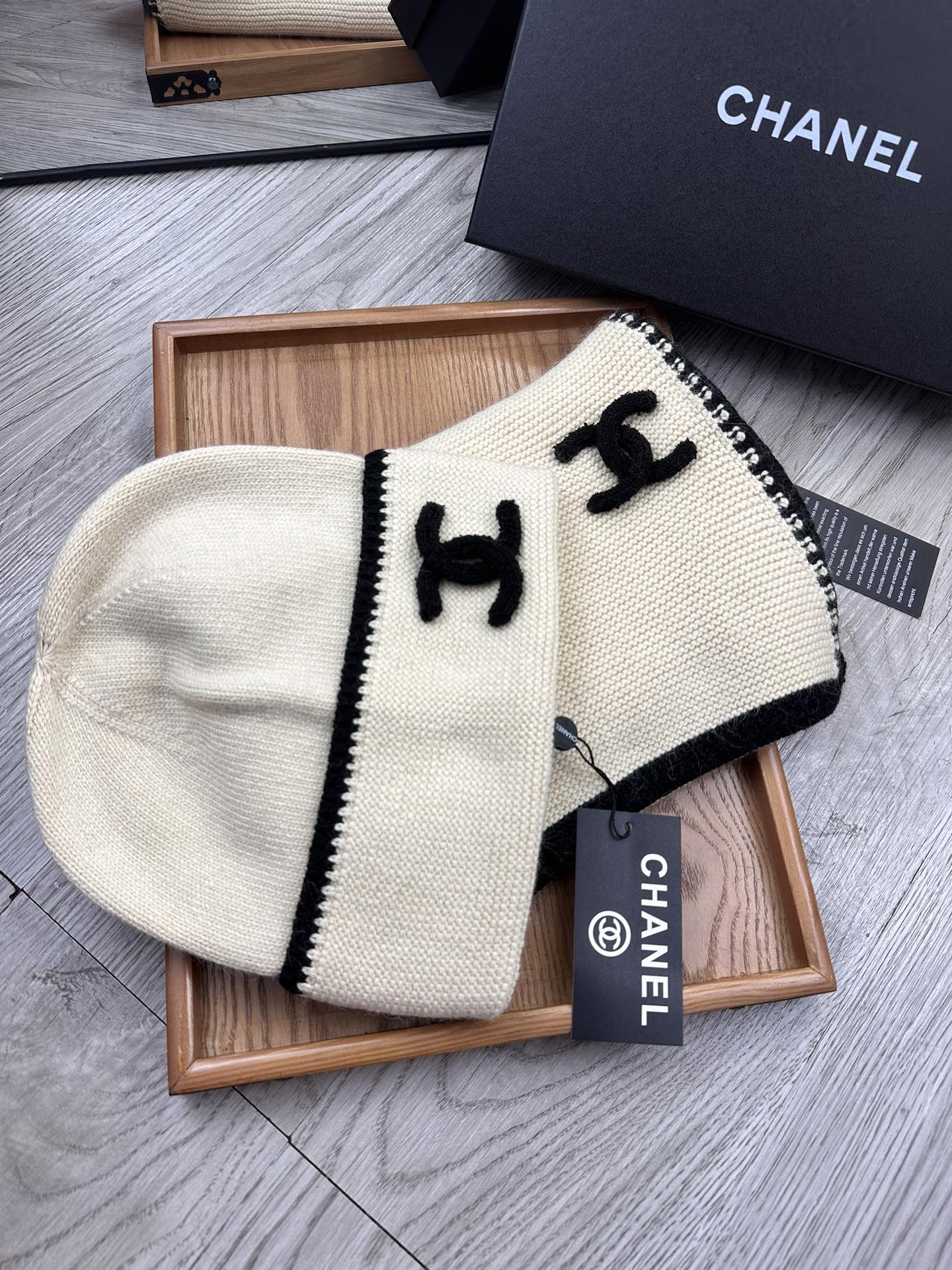 🌹。C家。【羊毛套装帽子】经典套装帽子！帽子➕围巾！材质：70%羊毛➕30%兔毛。暖暖哒超级舒服～冬日小